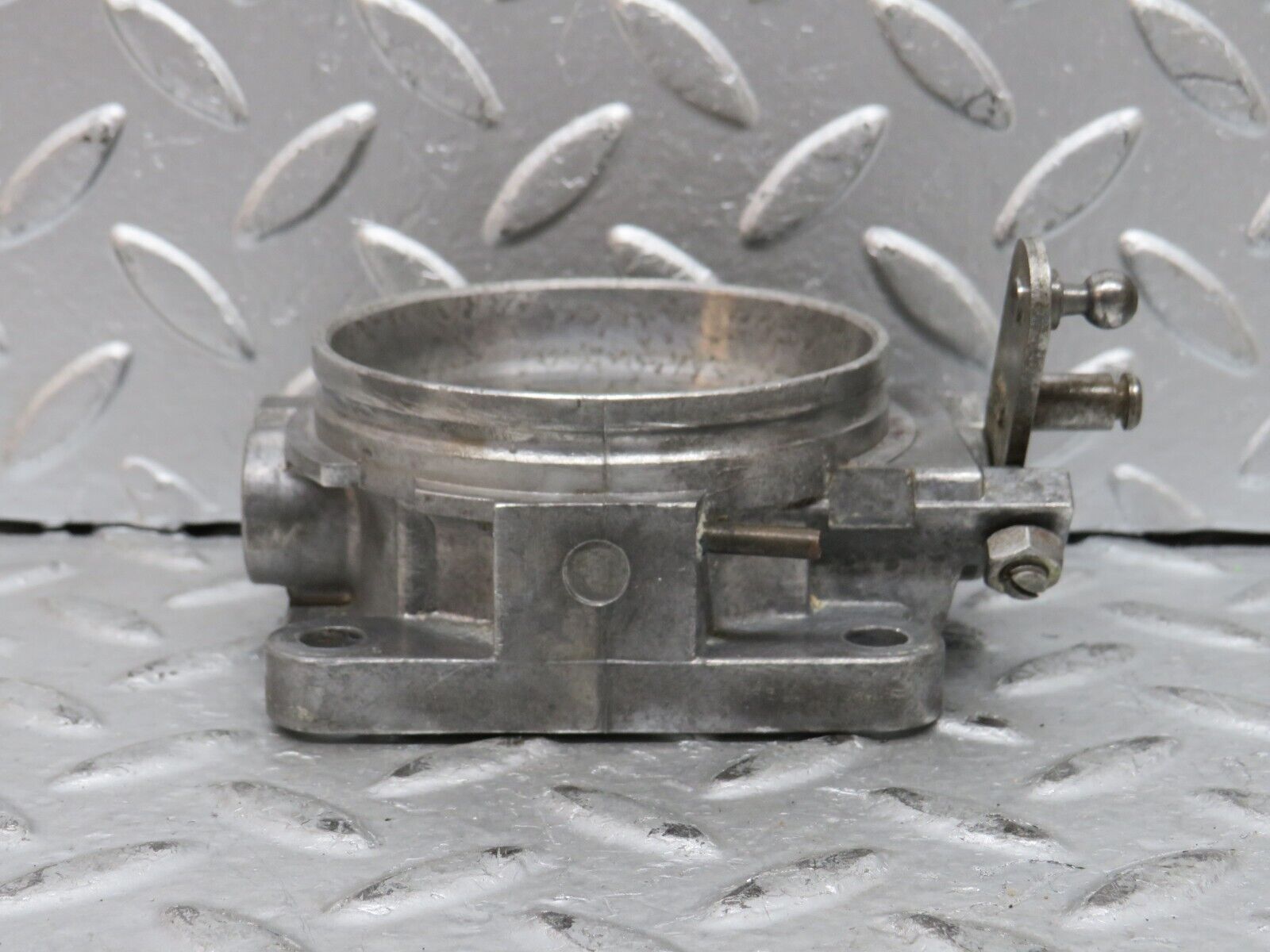 28091 Mercedes-Benz W123 280E Throttle Body Valve