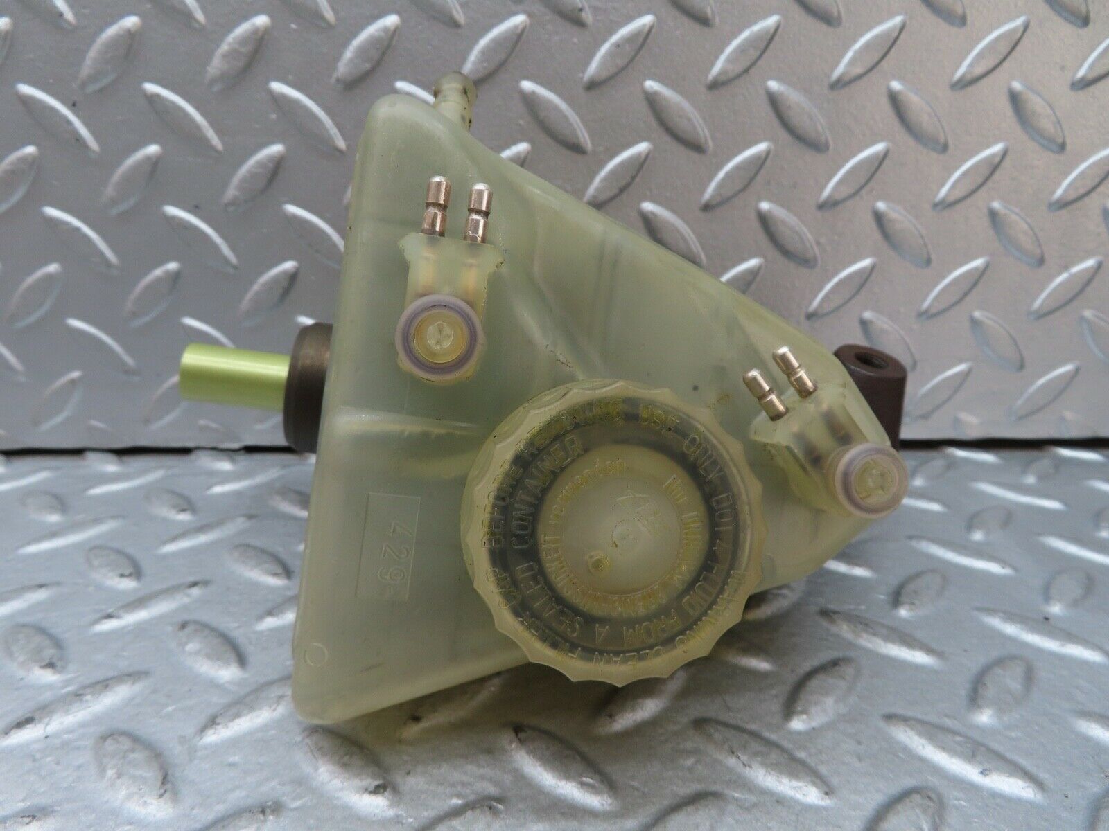 17660 Mercedes-Benz W116 450SEL Brake Master Cylinder With Tank