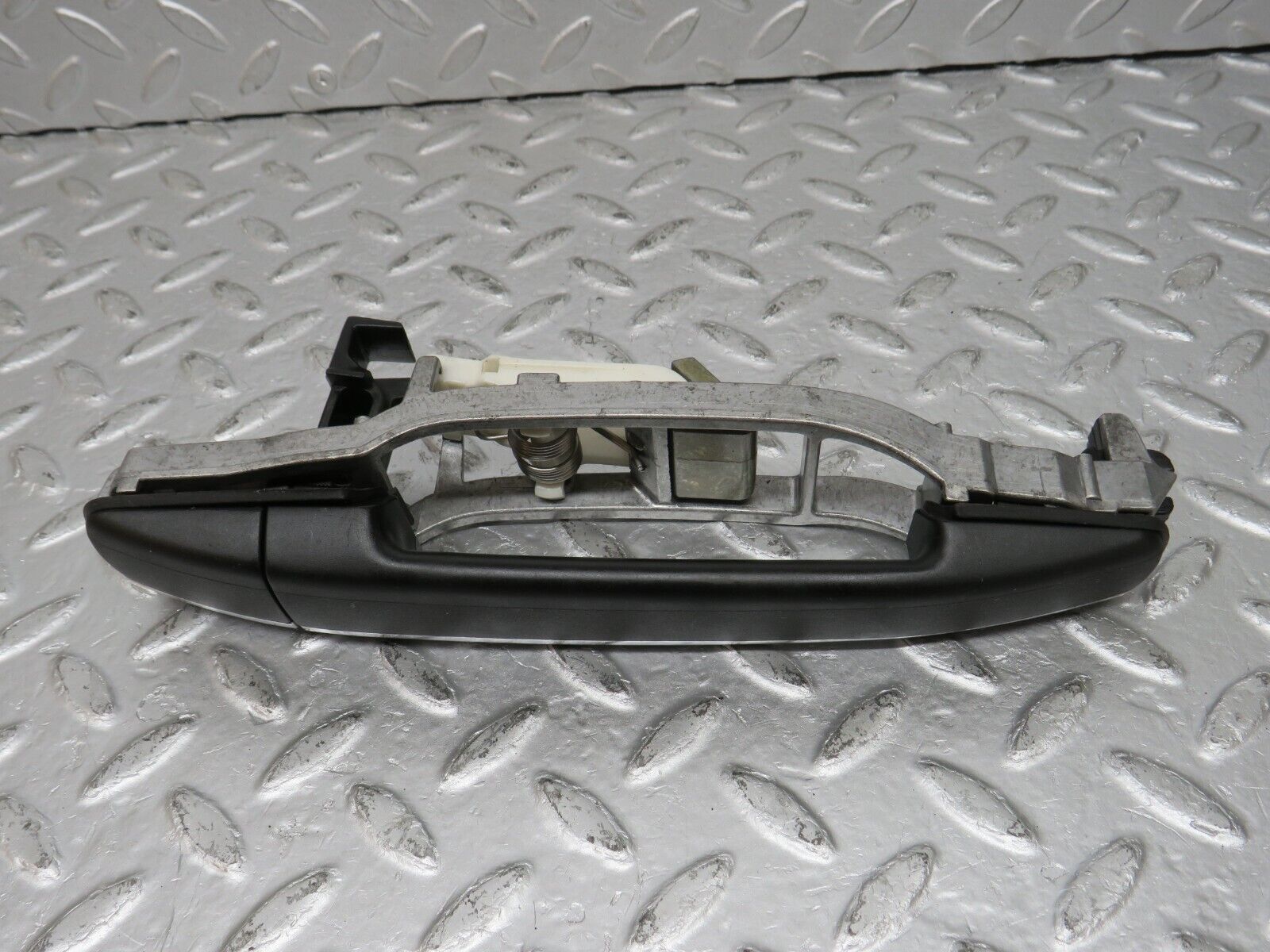 33421 Mercedes-Benz W202 C180 Rear Left Exterior Door Handle