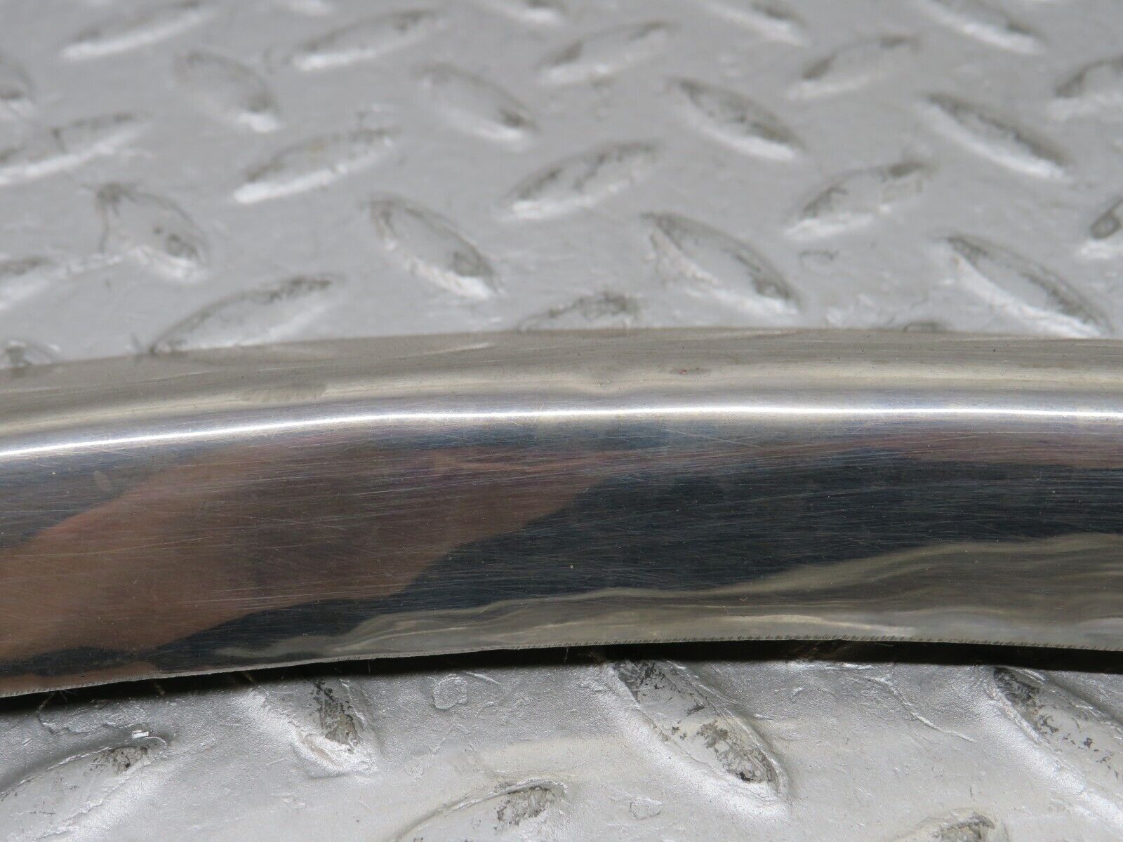 36291 Mercedes-Benz W126 420SE Rear Left Chrome Wheel Arch Trim