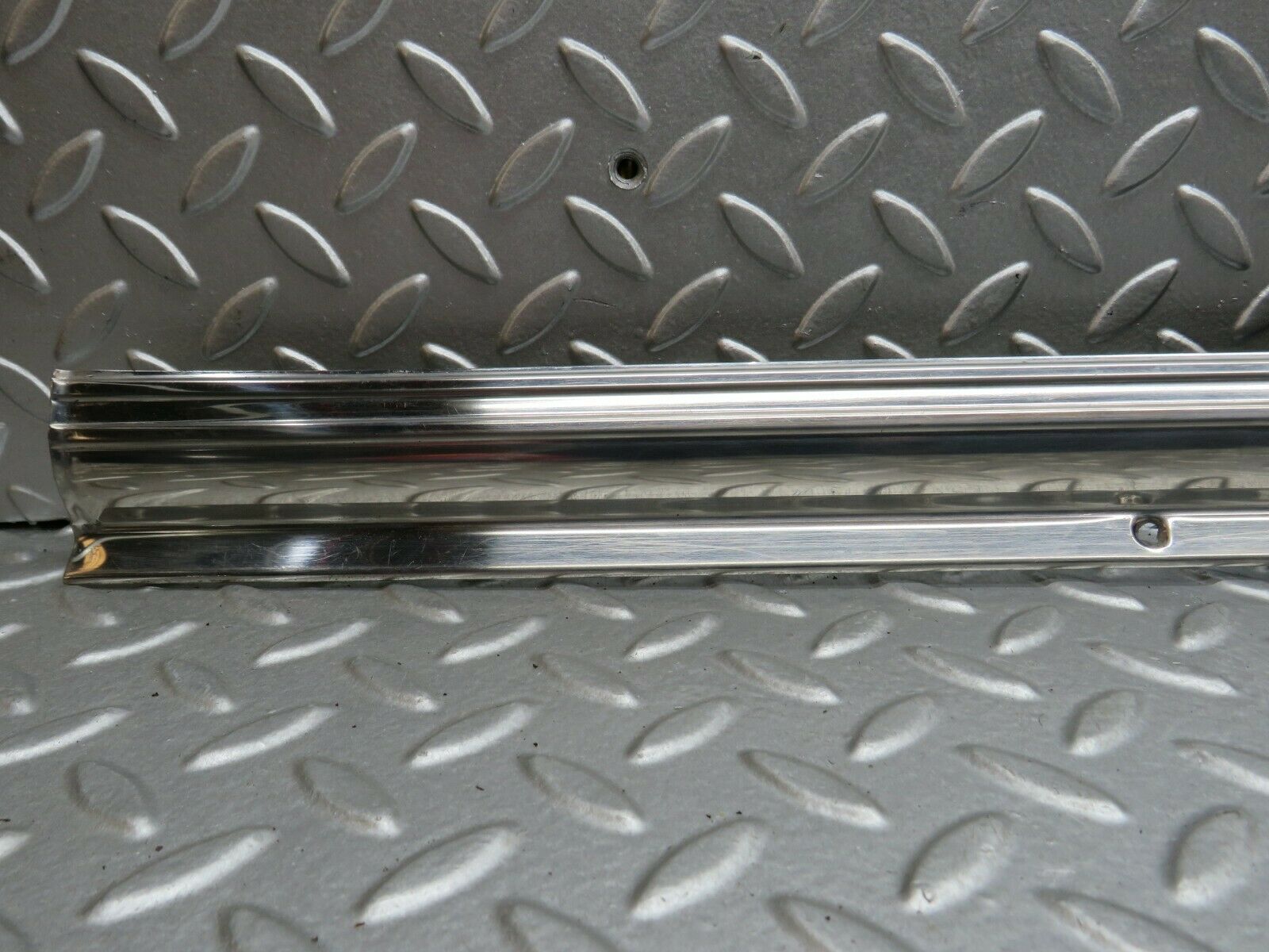 22706 Mercedes-Benz C107 450SLC Coupe Right Door Sill Chrome