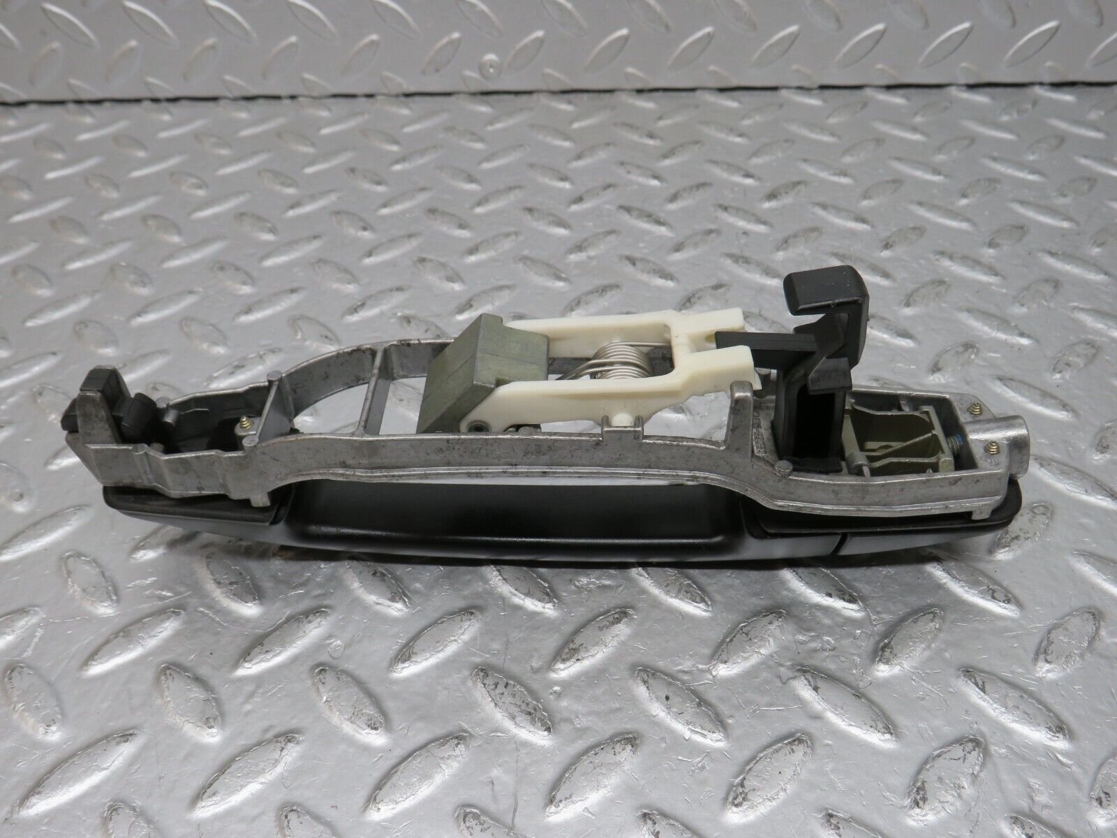 33420 Mercedes-Benz W202 C180 Rear Right Exterior Door Handle