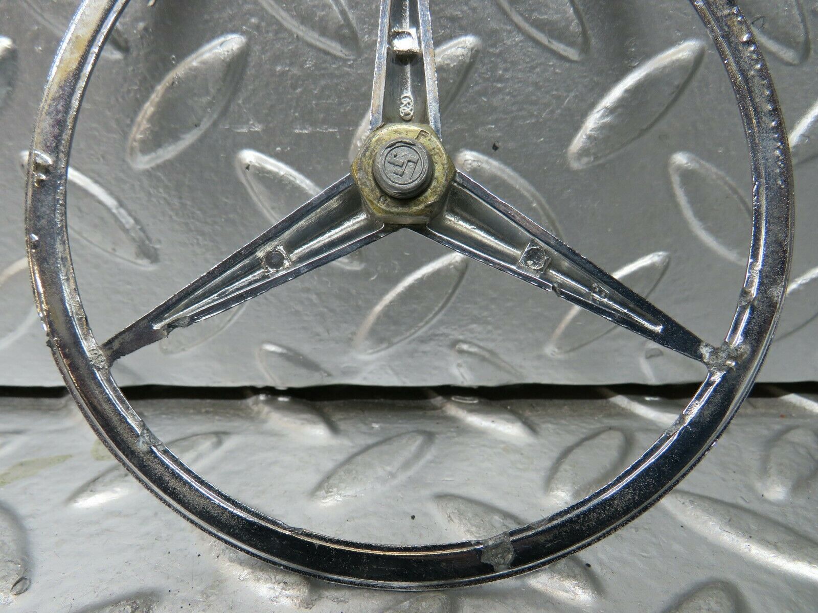 23255 Mercedes-Benz W116 350SE Trunk Badge Emblem