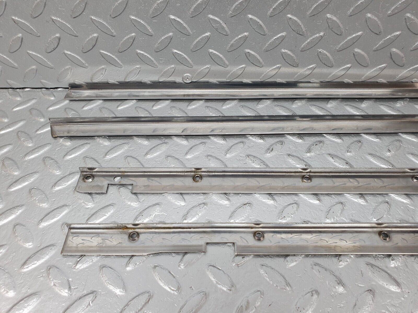 41578 Mercedes-Benz W124 200E Sunroof Chrome Trim Set