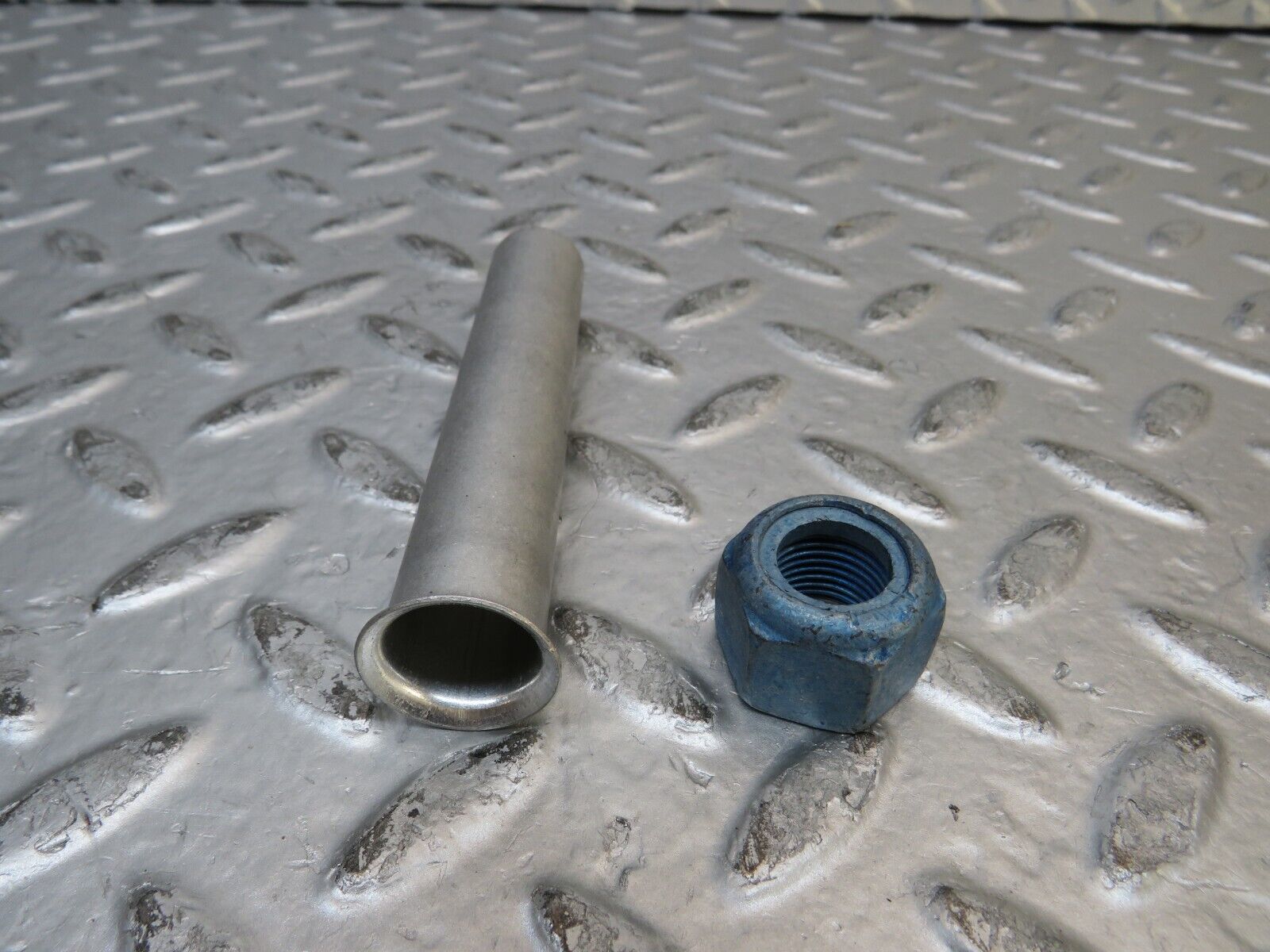 27082 Mercedes-Benz W123 280E Control Arm Bushing Kit New 1233301375