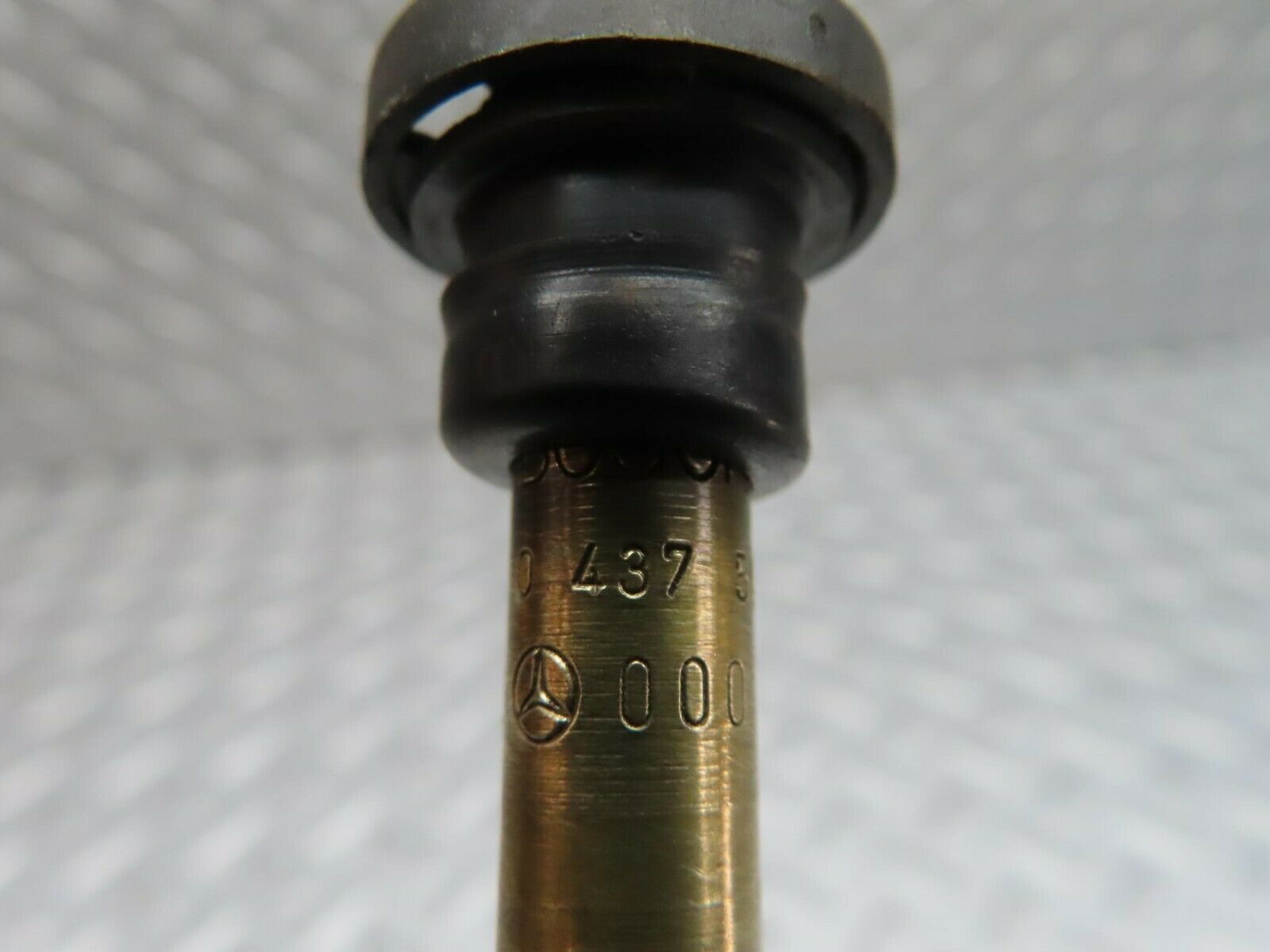 12171 Mercedes-Benz R129 300SL Coupe Fuel Injector 0437502054