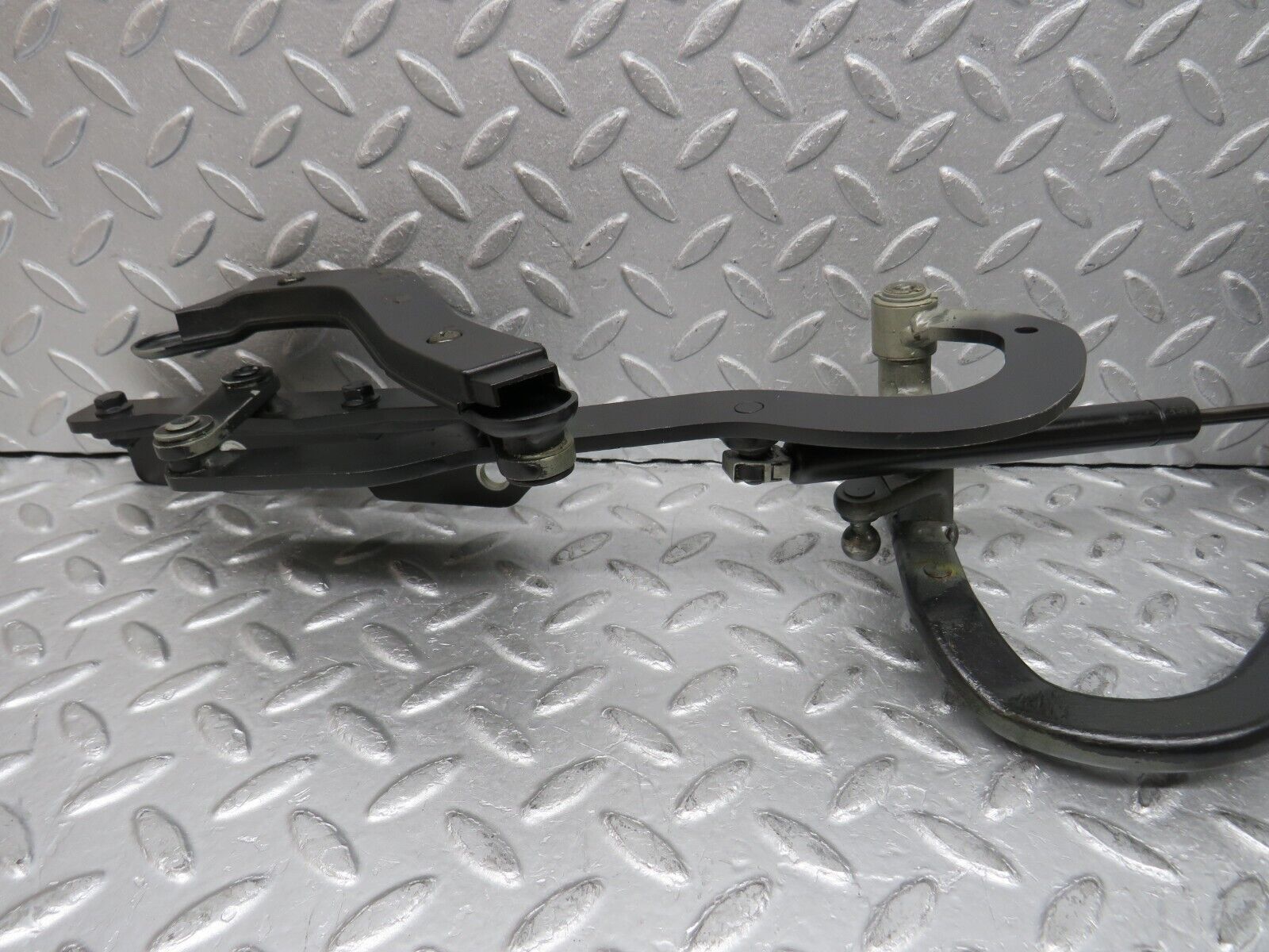 37853 Mercedes-Benz A124 320E Cabriolet Trunk Boot Soft Top Hinge Left Side