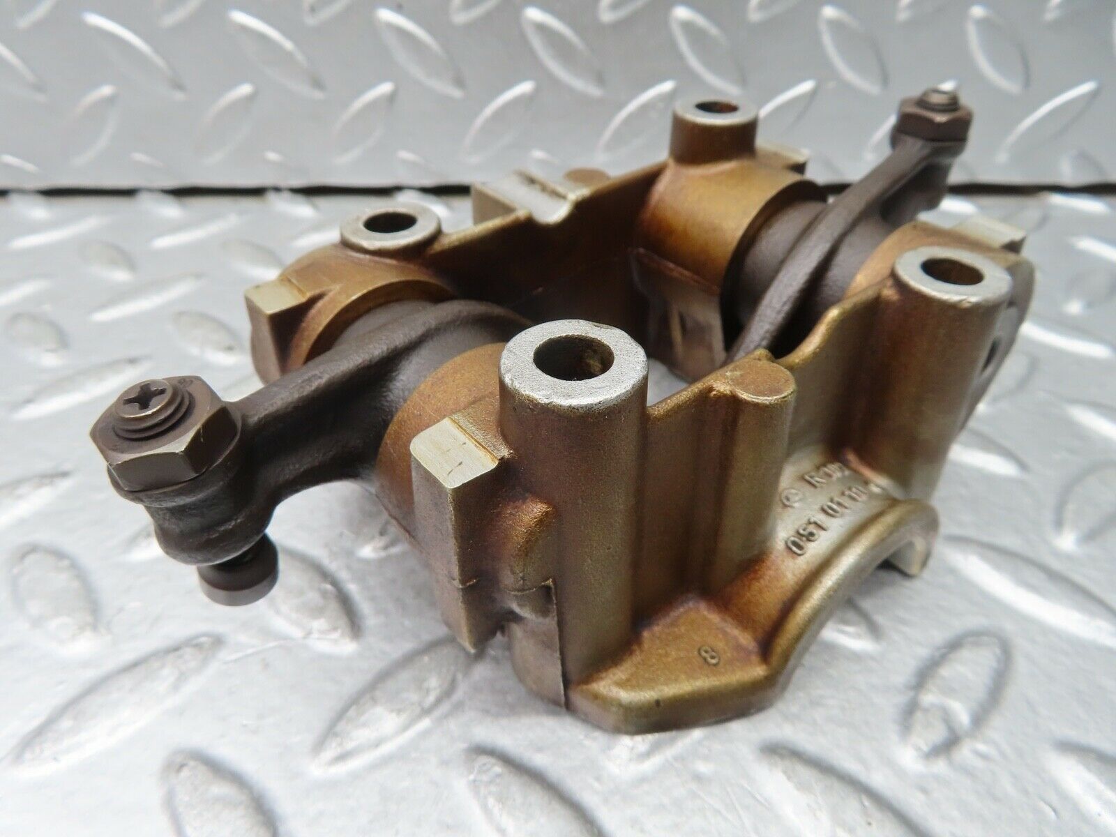 21270 Mercedes-Benz W123 230E Rocker Arms Camshaft Bearing Block 1020510110