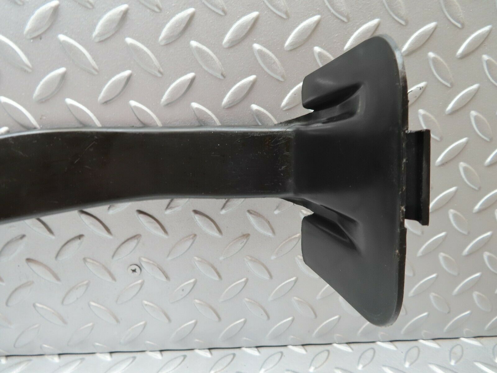 4289 Mercedes-Benz W123 230E Cable Cover Rear Left 1238210136