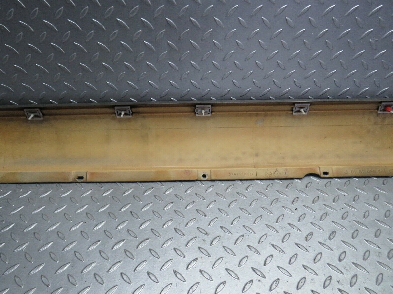 21811 Mercedes-Benz W126 300SE Side Skirt Left Side 1266904940