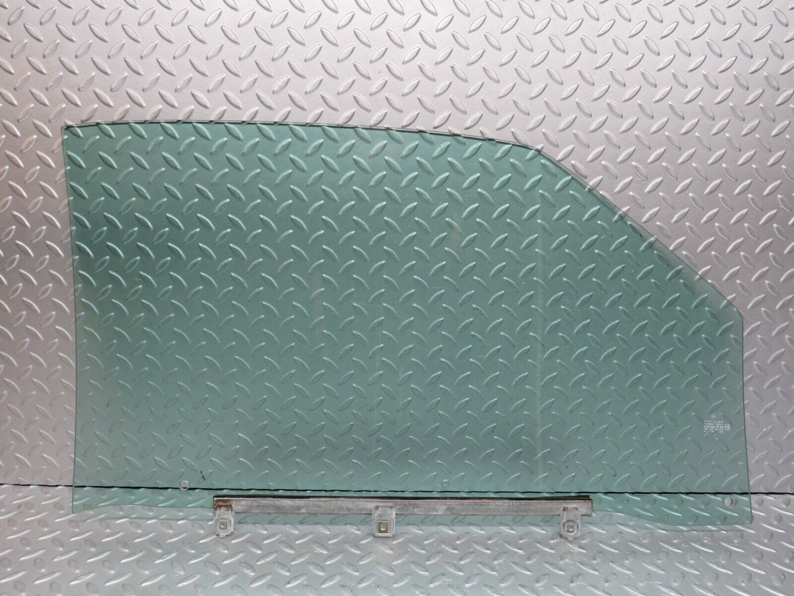 39665 Mercedes-Benz R129 320SL Coupe Left Door Window Glass