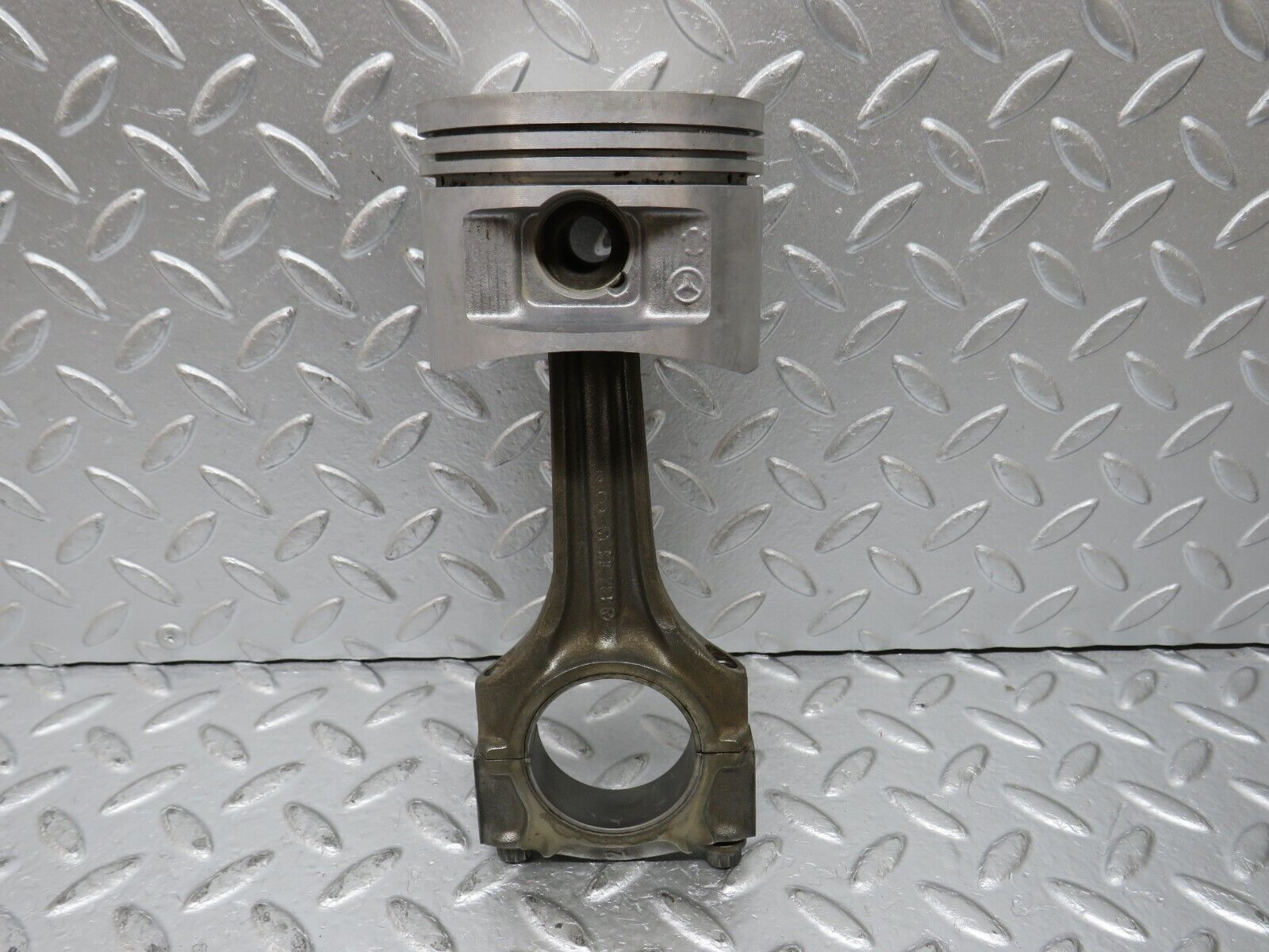 32650 Mercedes-Benz S124 300TE Wagon Piston With Connecting Rod 88.485mm 10205