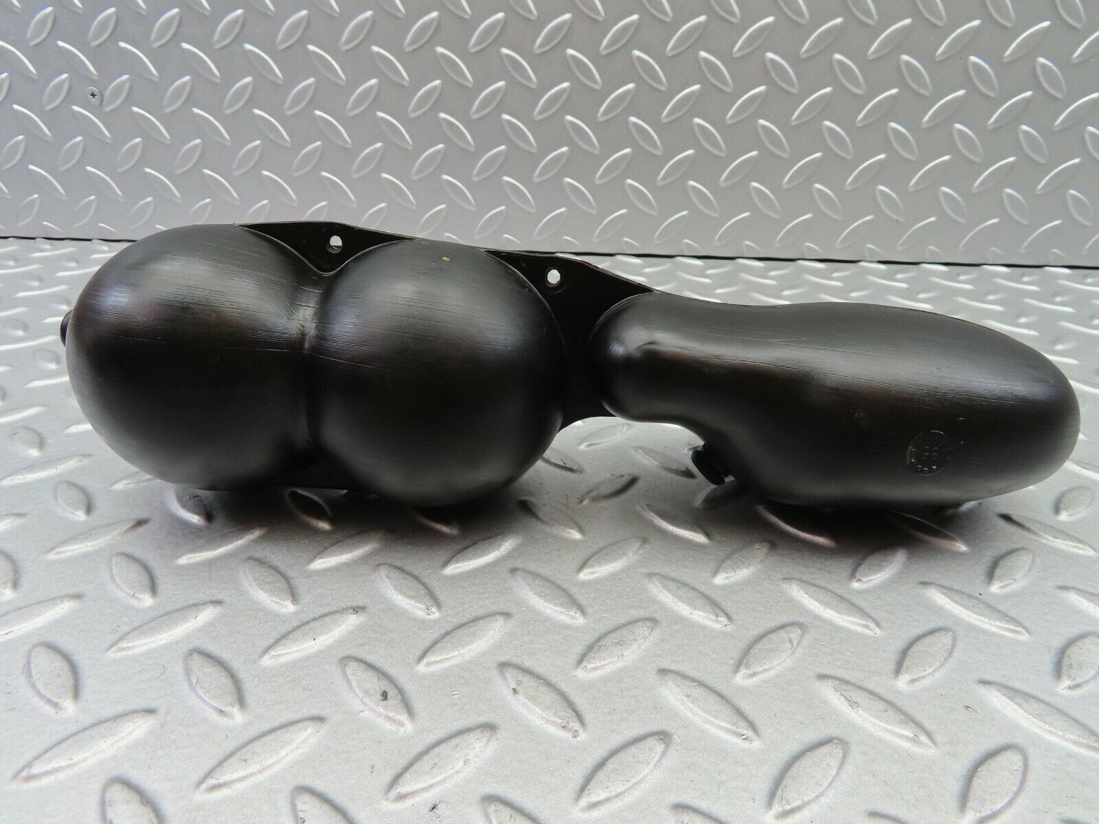 6318 Mercedes-Benz W126 380SE Vacuum Reservoir