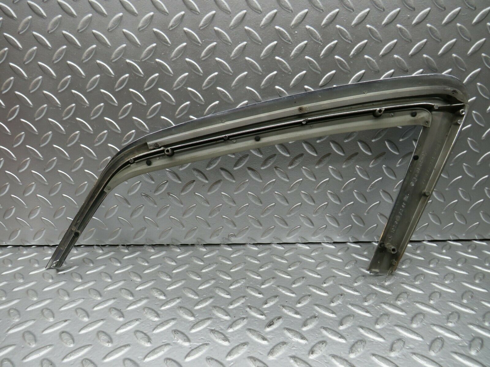 22732 Mercedes-Benz C107 450SLC Coupe Rear Window Trim Right 1076980289