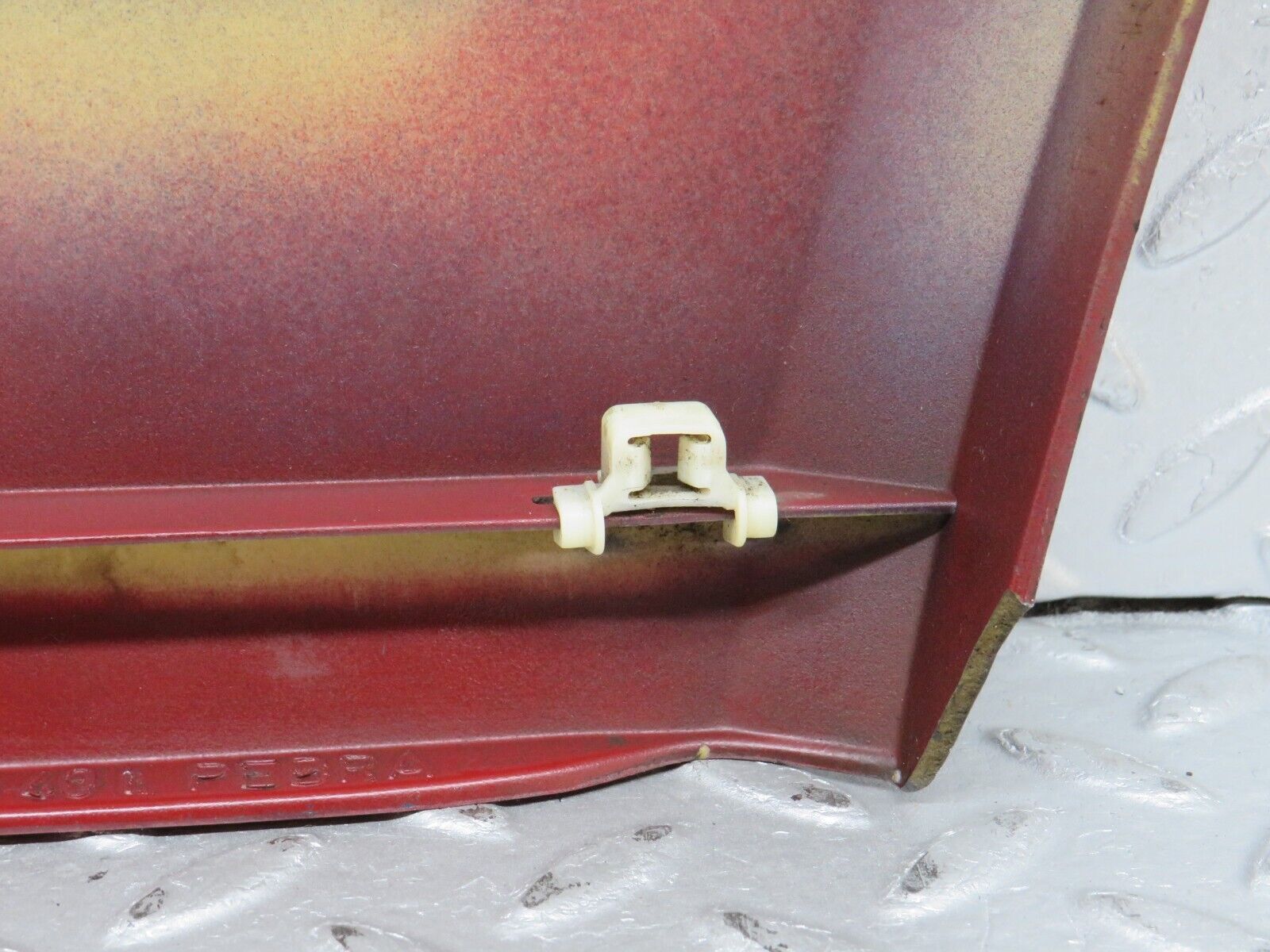 38693 Mercedes-Benz W201 190E 2.6L Front Left Fender Wing Moulding Trim 2016905340