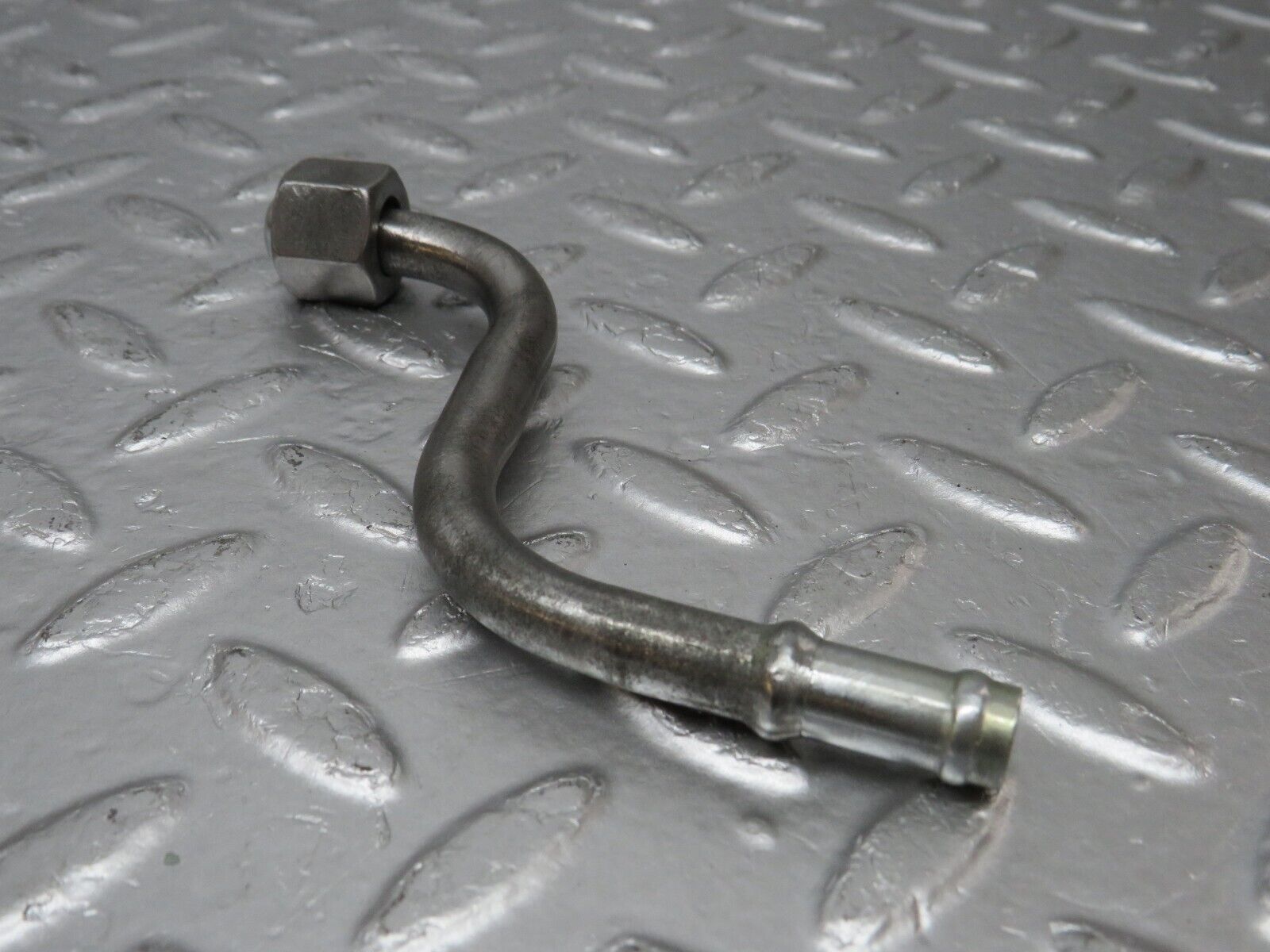 34180 Mercedes-Benz W124 260E Power Steering Hose Pipe