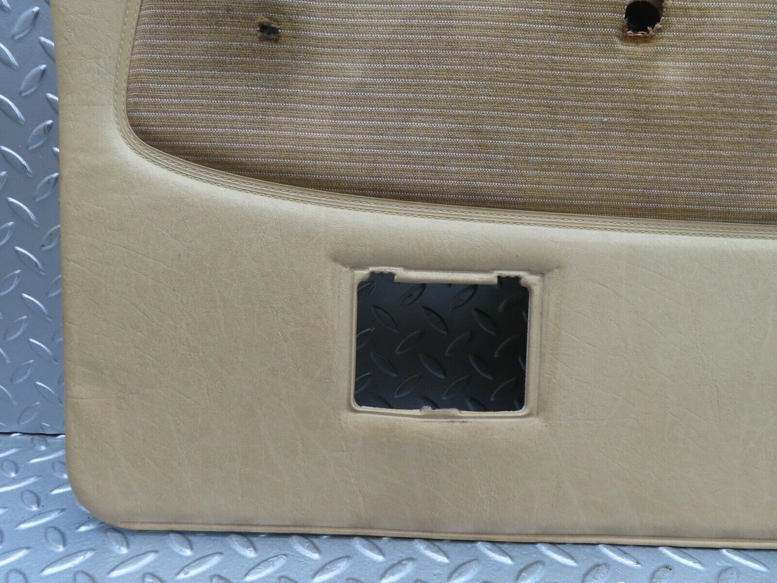 13511 Mercedes-Benz W123 200 Rear Right Door Card Cream