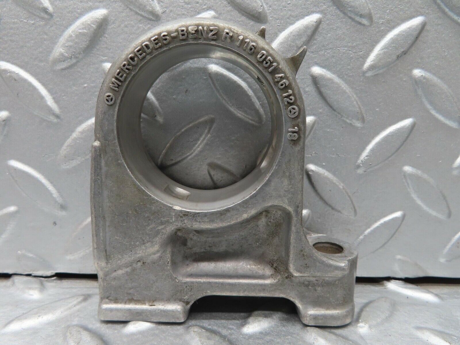 16719 Mercedes-Benz C107 380SLC Camshaft Tower Bearing 1160514612