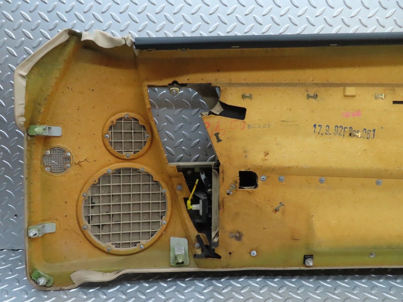 19939 Mercedes-Benz R129 300SL Coupe Left Door Card Cream