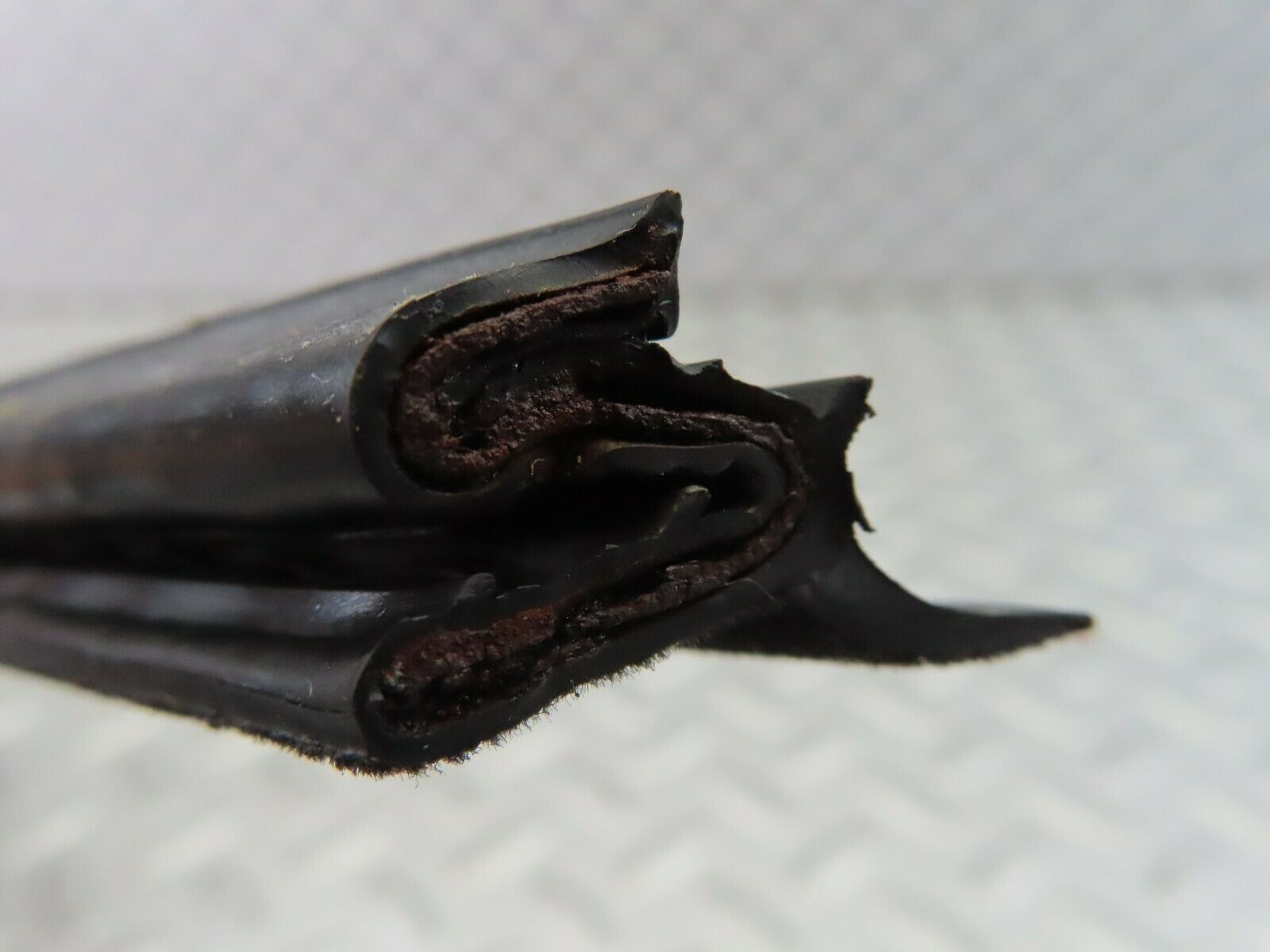 7610 Mercedes-Benz S123 230TE Wagon Inner Window Weatherstrip Seal Rear Right