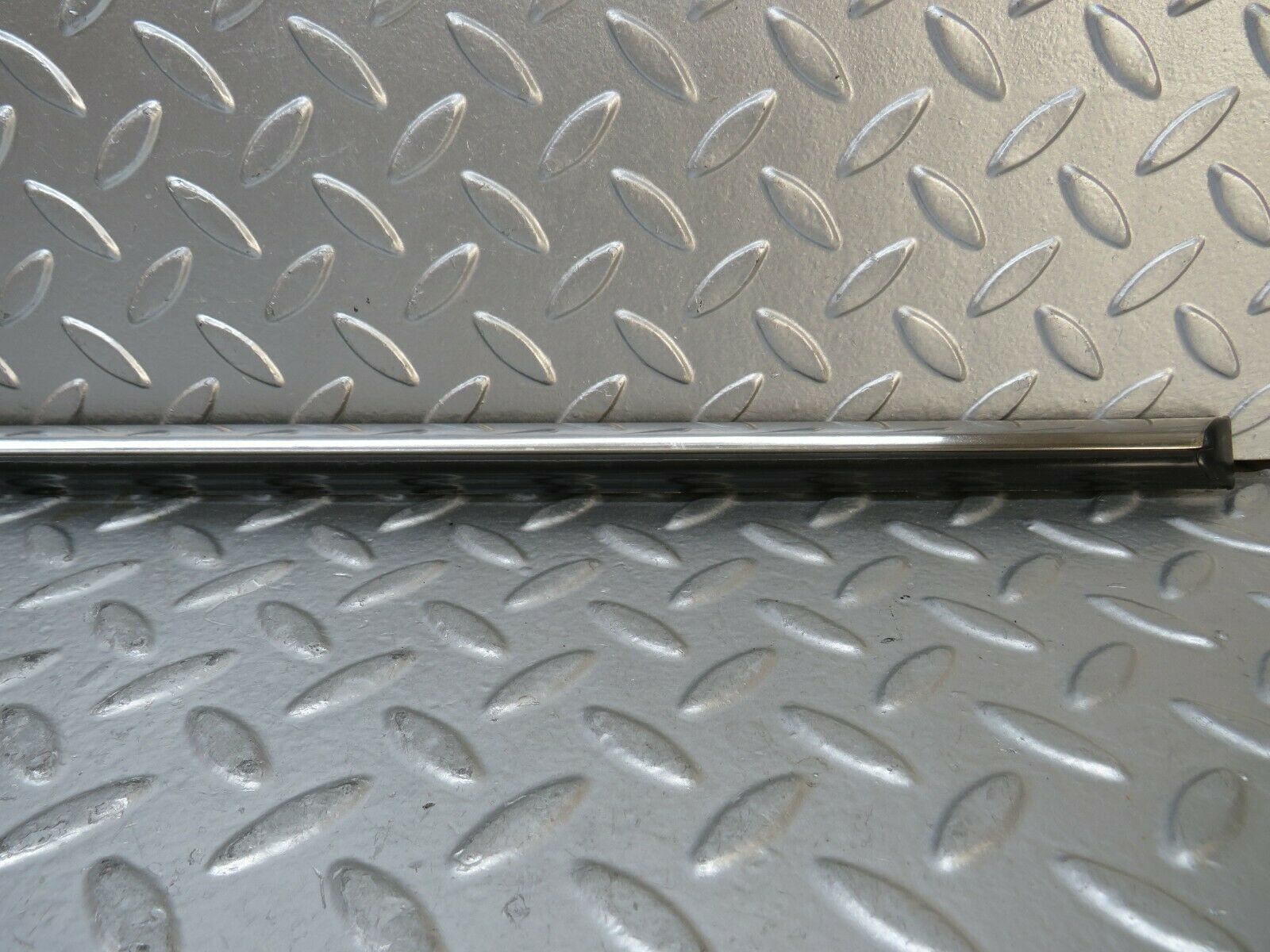 23639 Mercedes-Benz W114 280E Front Right Door Centre Moulding Trim