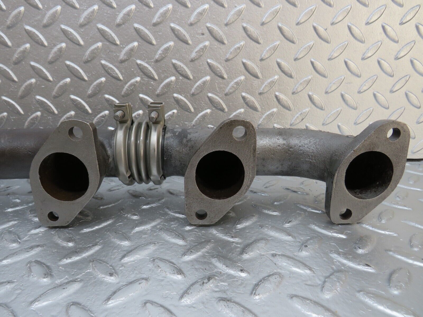 33050 Mercedes-Benz W126 380 V8 M116 Exhaust Manifold Right Side 1161420602 1161420702