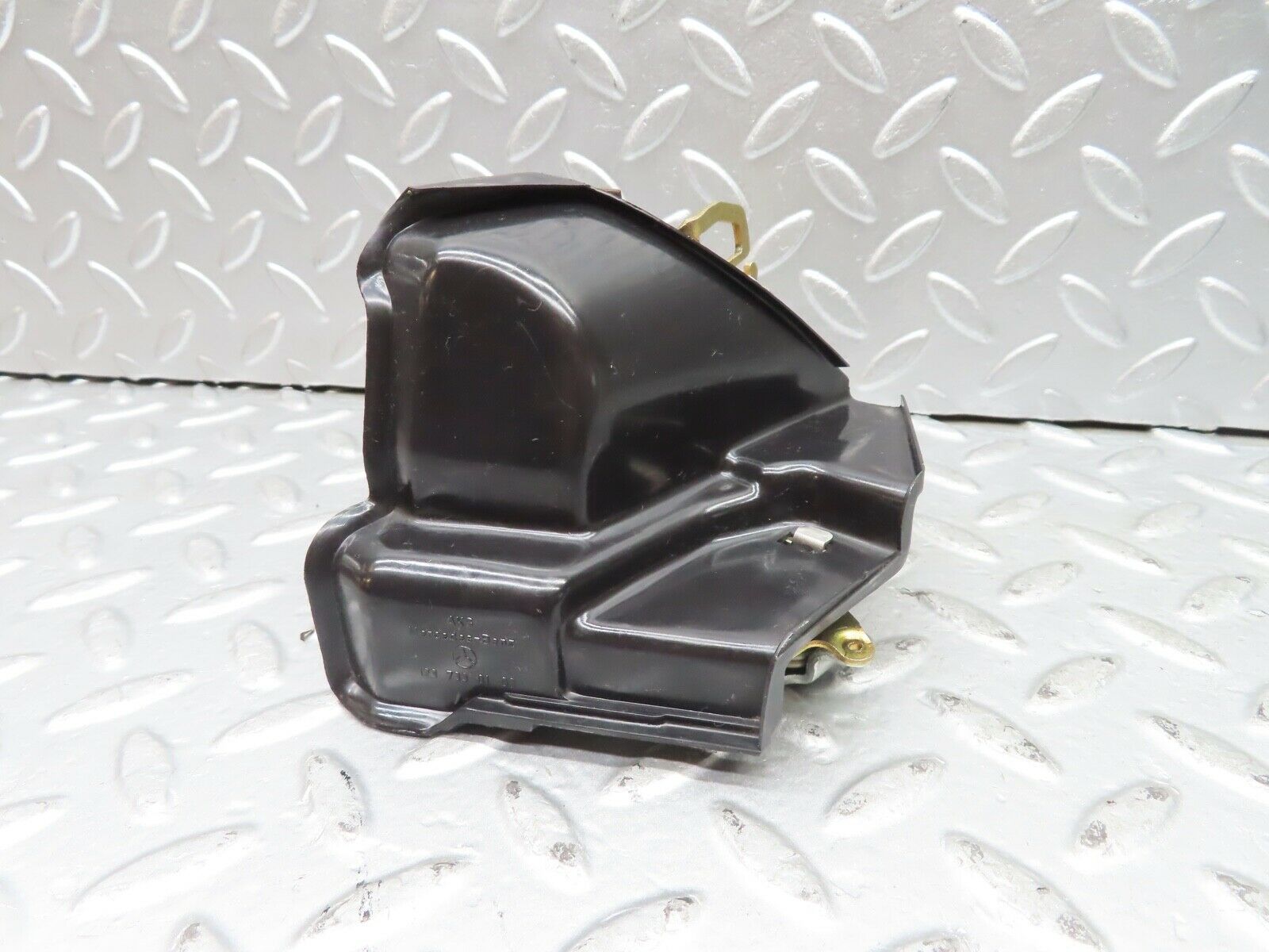 21057 Mercedes-Benz W123 230E Rear Left Door Lock Mechanism 1237330108