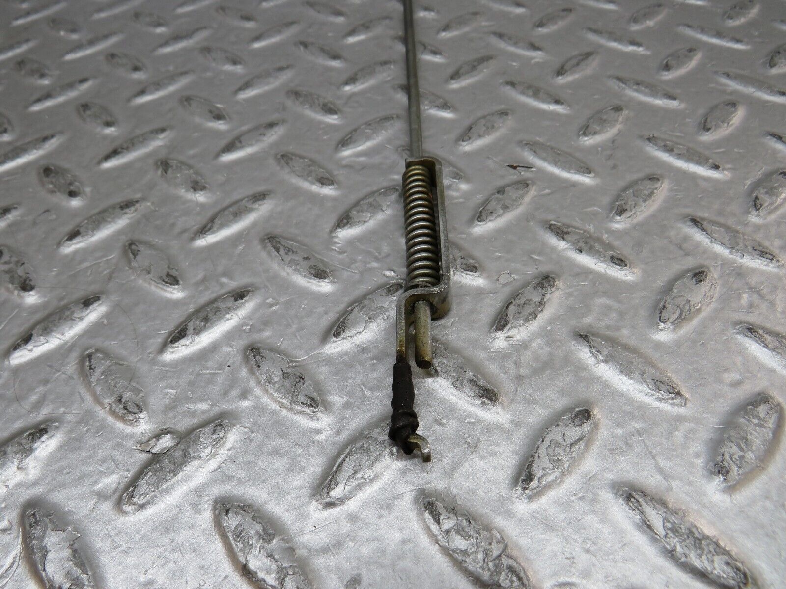 37296 Mercedes-Benz W109 300SEL Door Lock Control Bar