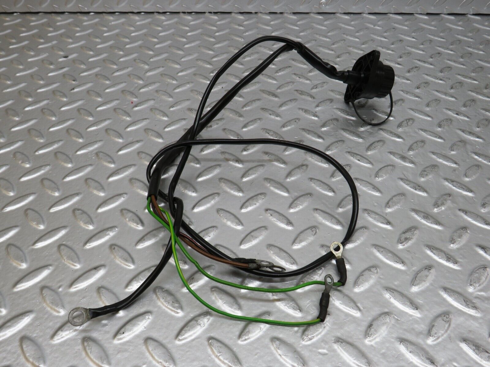 25416 Mercedes-Benz W123 200 Diagnostic Connector 1235450026