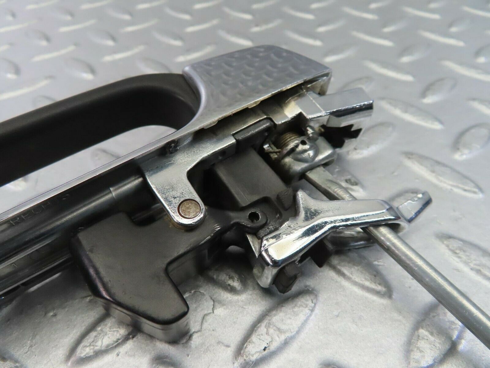 10113 Mercedes-Benz C123 230CE Coupe Exterior Chrome Door Handle No Key