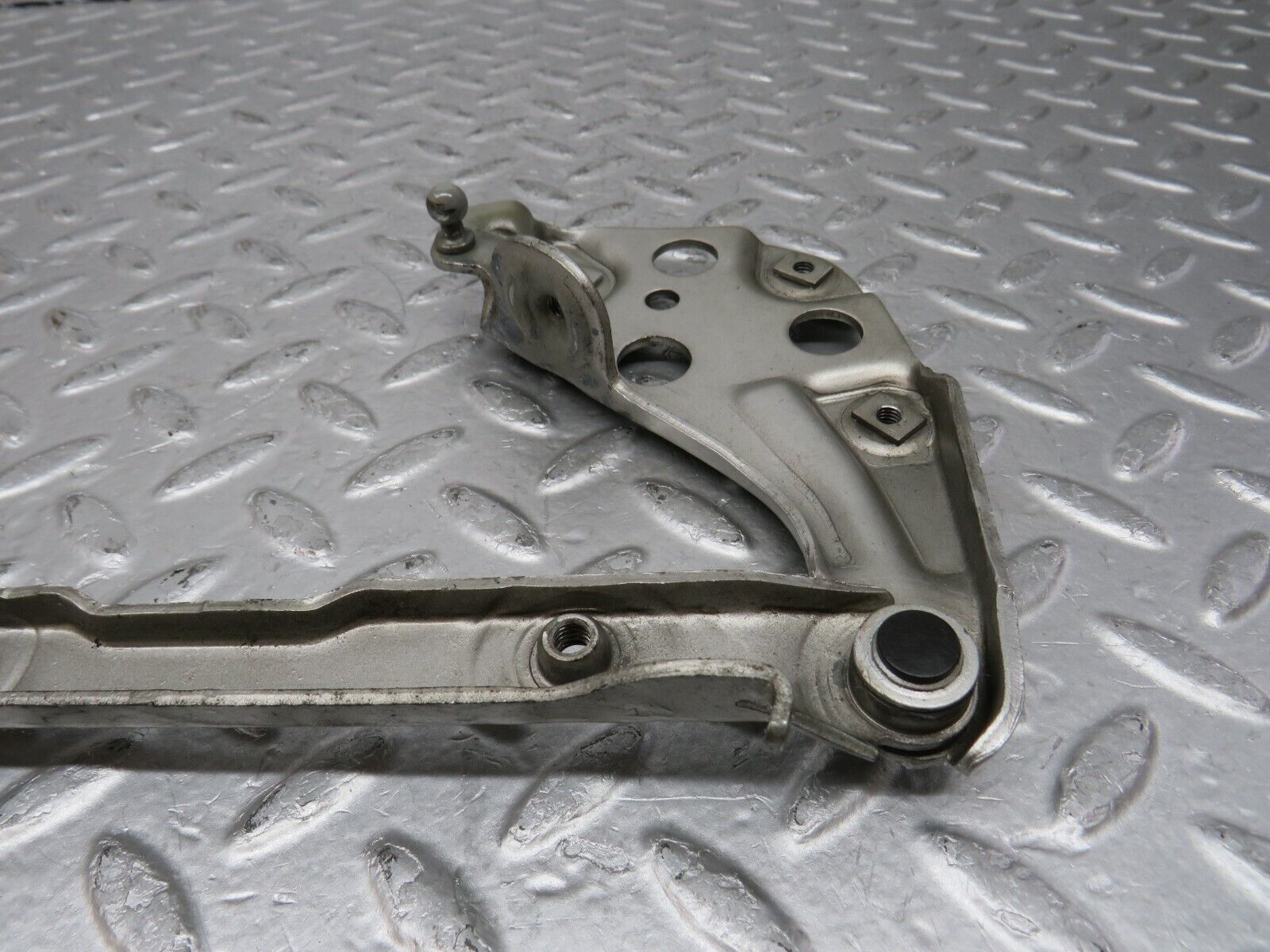 35031 Mercedes-Benz W210 320E Bonnet Hinge Left Side