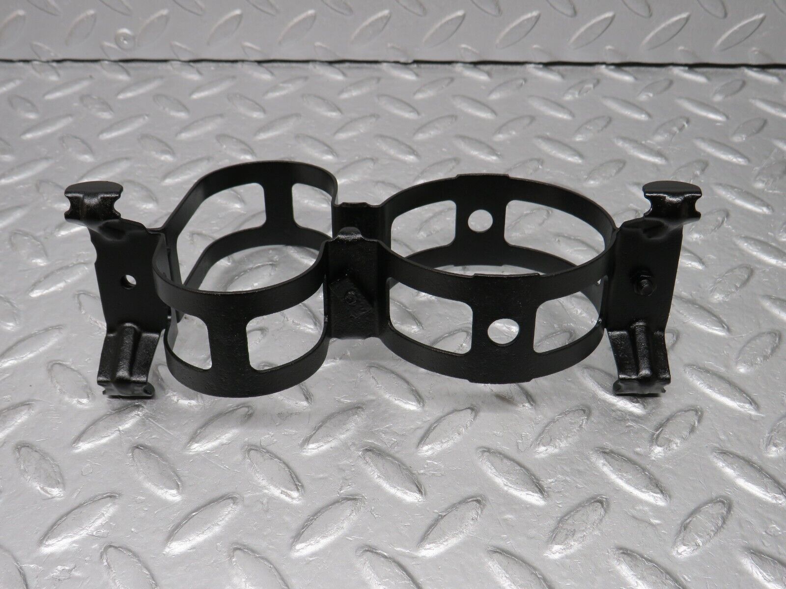 38006 Mercedes-Benz A124 320E Cabriolet Fuel Pump Fuel Filter Bracket