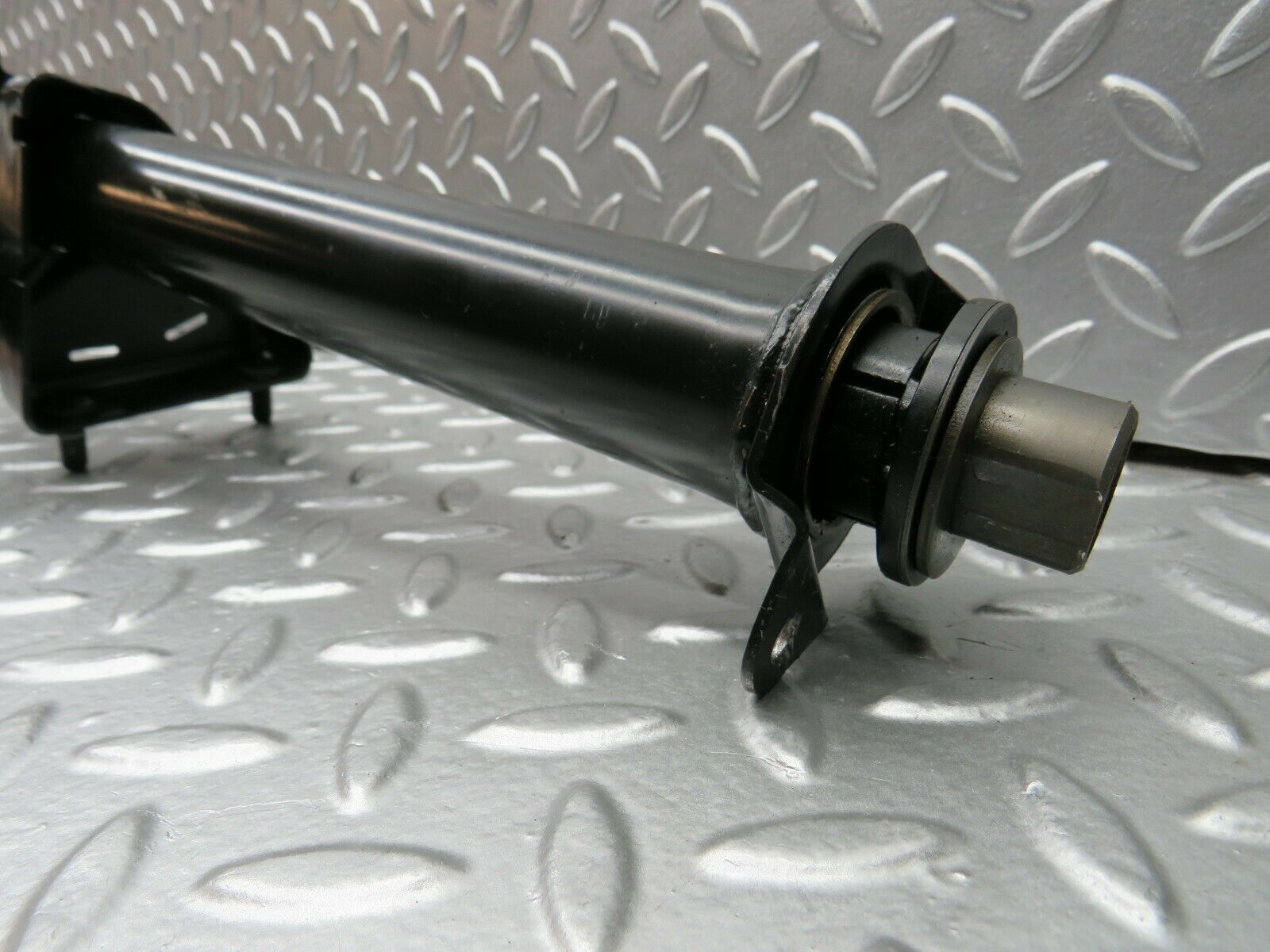 24085 Mercedes-Benz W123 280E Steering Column Shaft