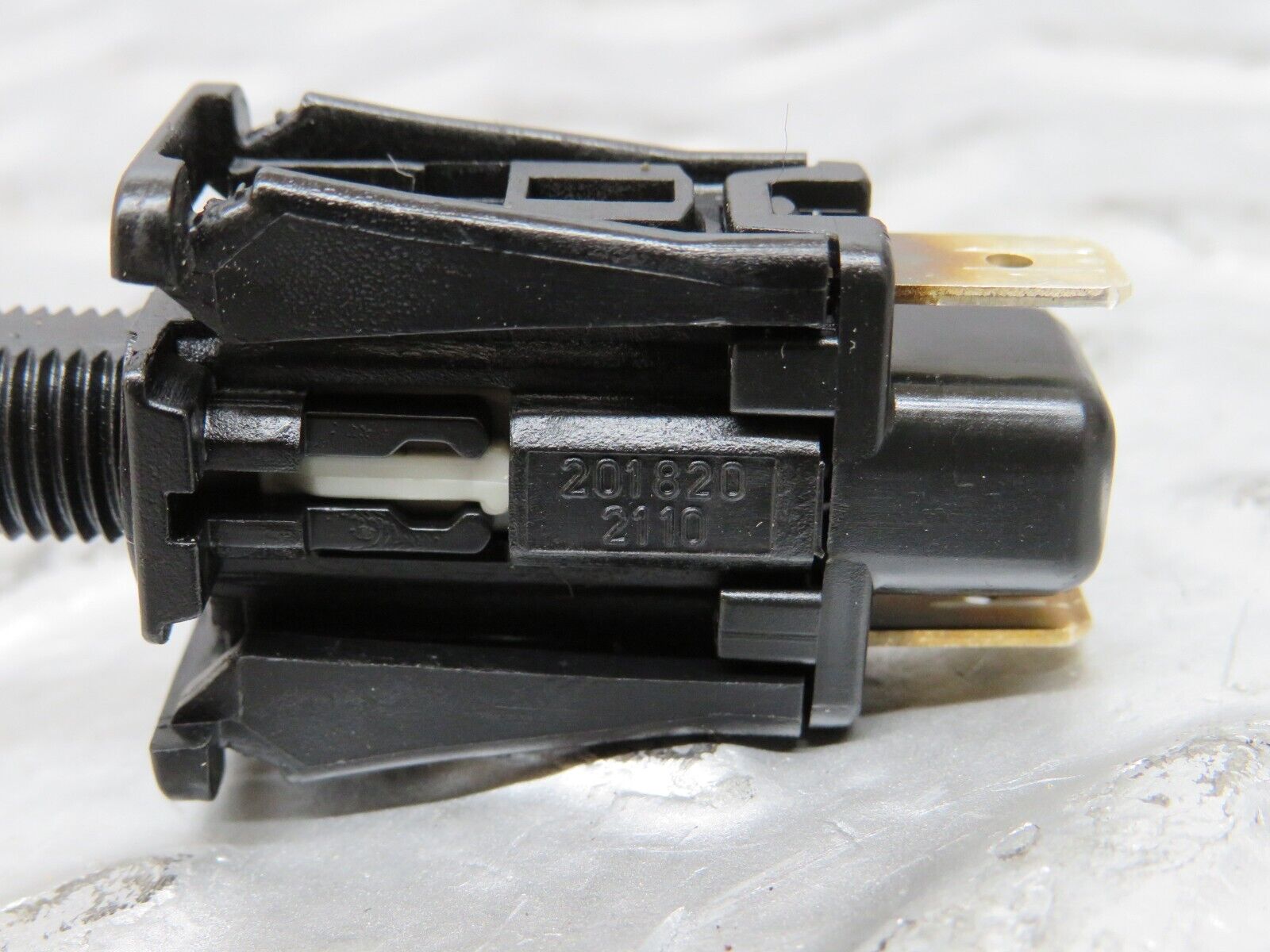 26500 Mercedes-Benz C124 220CE Coupe Door Contact Switch 2018202110