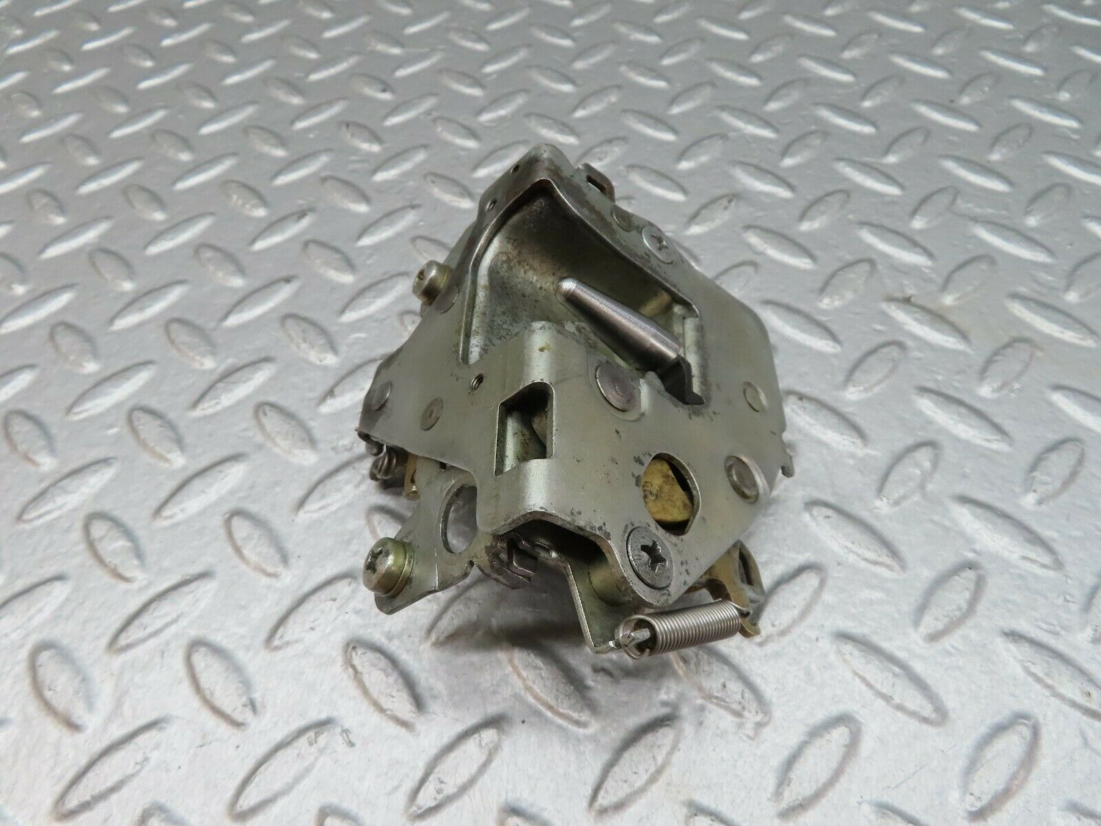 18040 Mercedes-Benz W123 200 Rear Right Door Lock Mechanism