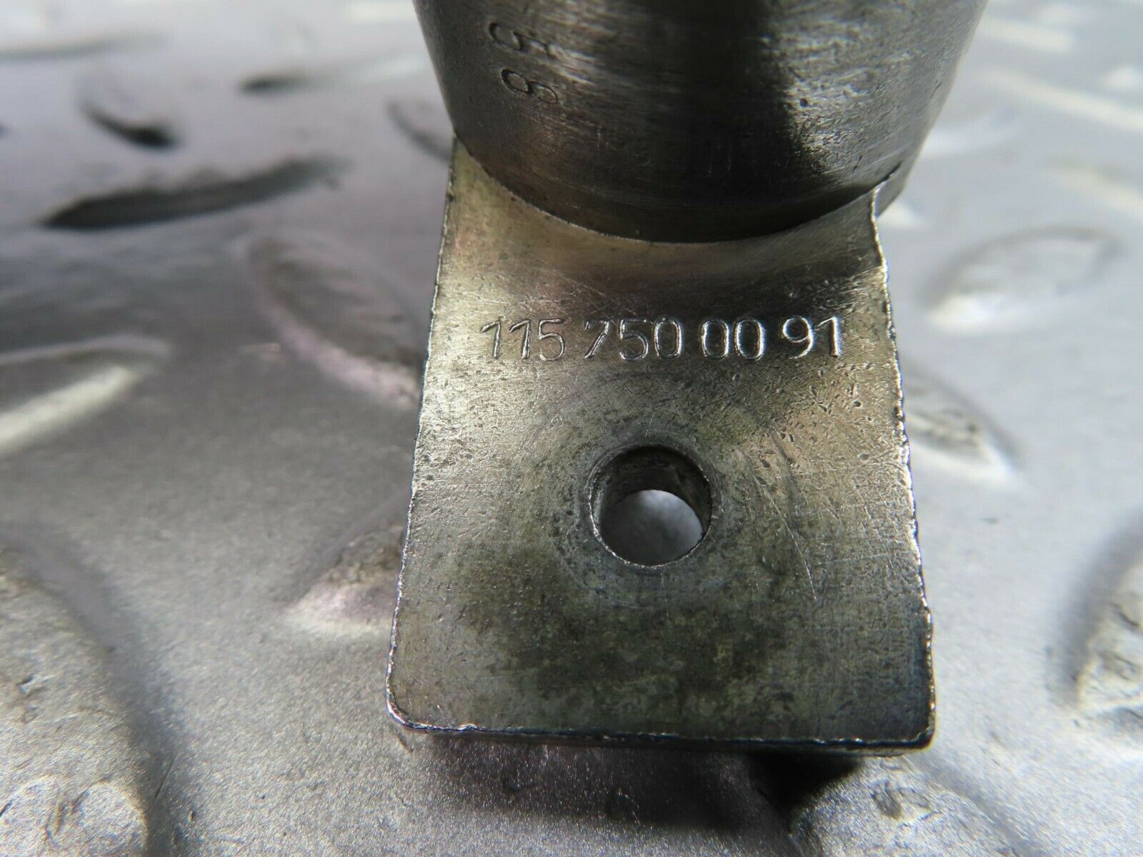 8996 Mercedes-Benz W115 Trunk Lock No Key 1157500091