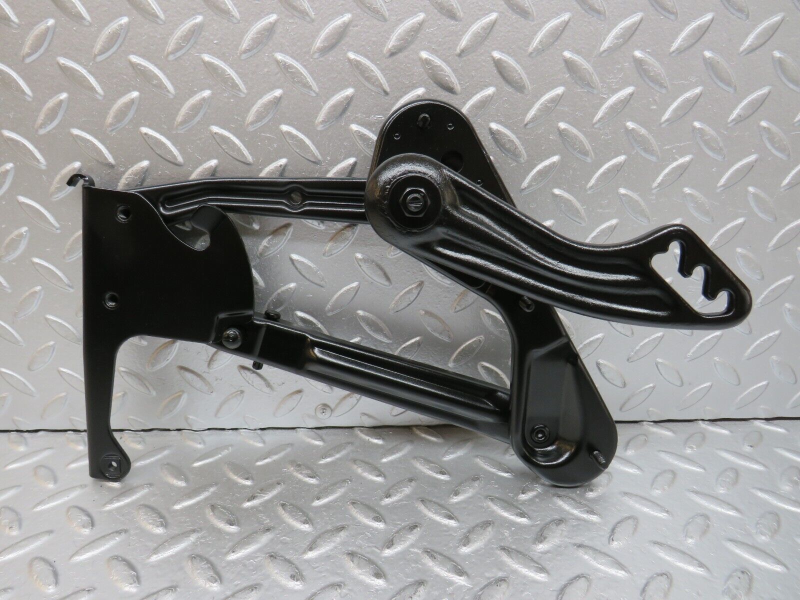 32525 Mercedes-Benz S124 300TE Wagon Bonnet Hinge Left 1248800128 1248870974