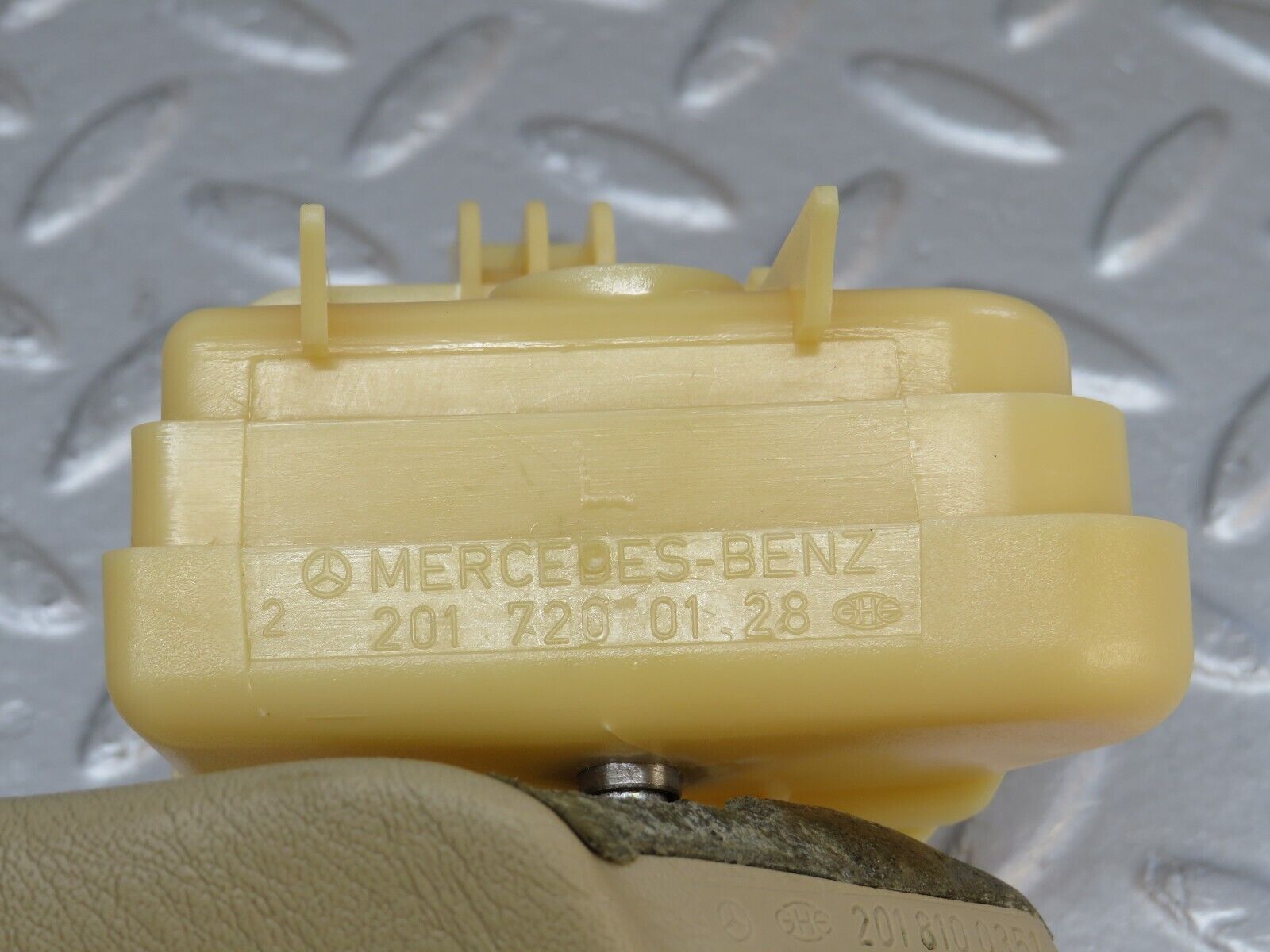 36721 Mercedes-Benz W201 190E 2.0L Interior Door Handle Beige Left 2018100351 2017200128