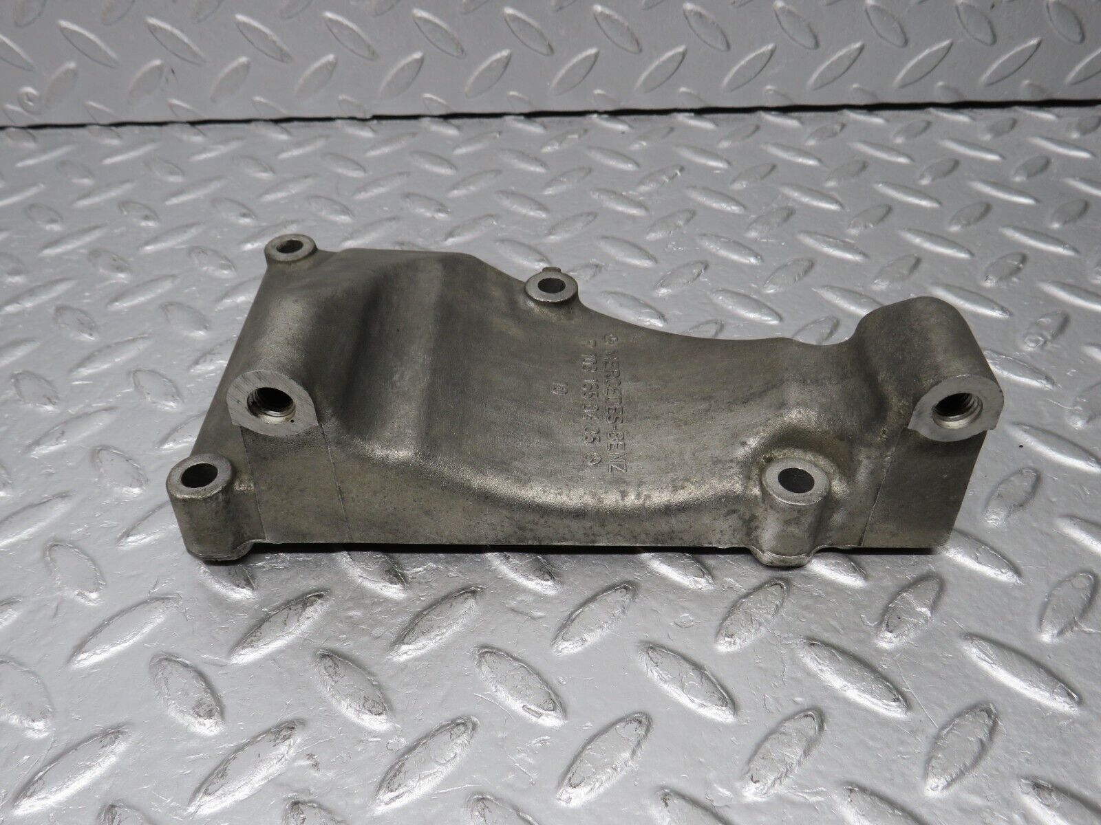 38815 Mercedes-Benz W201 190E 2.6L Alternator Generator Bracket 1031550435