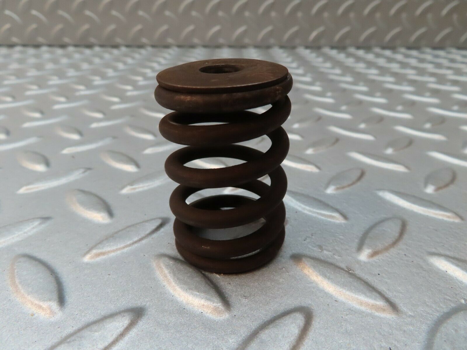 4014 Mercedes-Benz S123 200T Wagon Engine Valve Spring