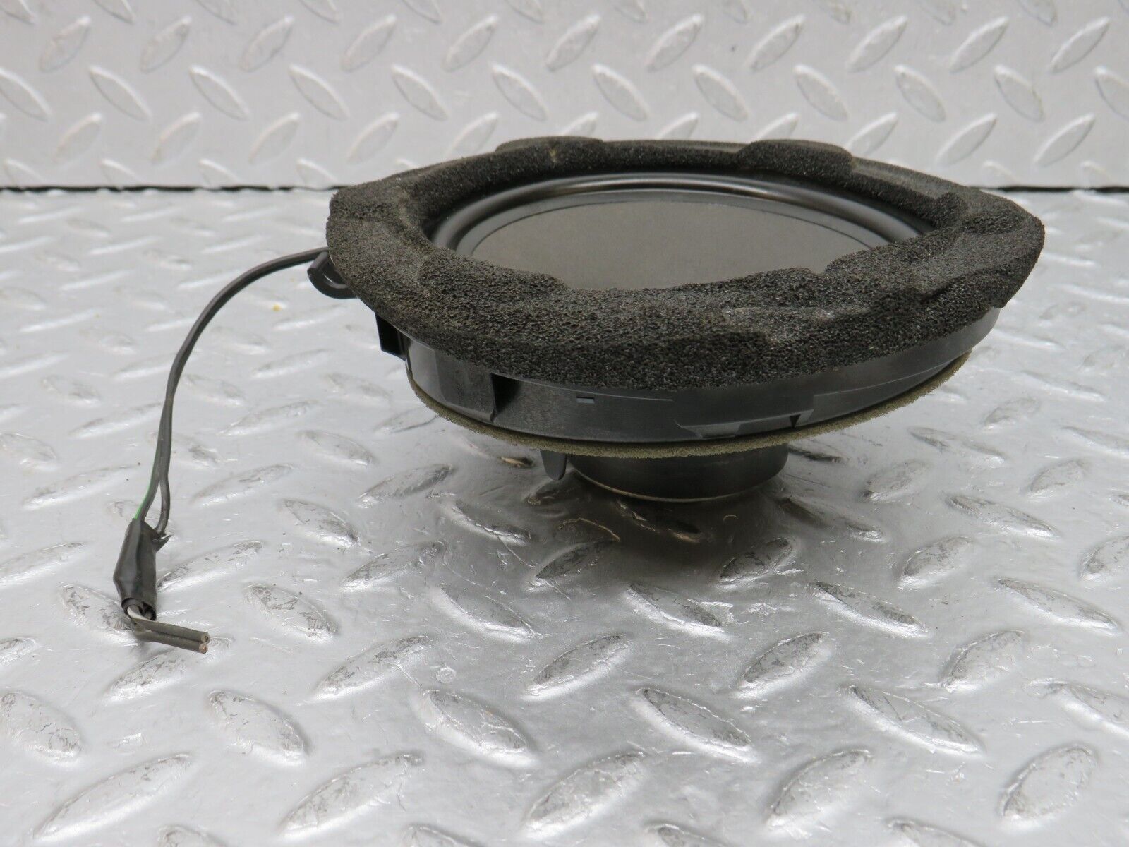 37865 Mercedes-Benz A124 320E Cabriolet Rear Left Door Speaker 1248203102