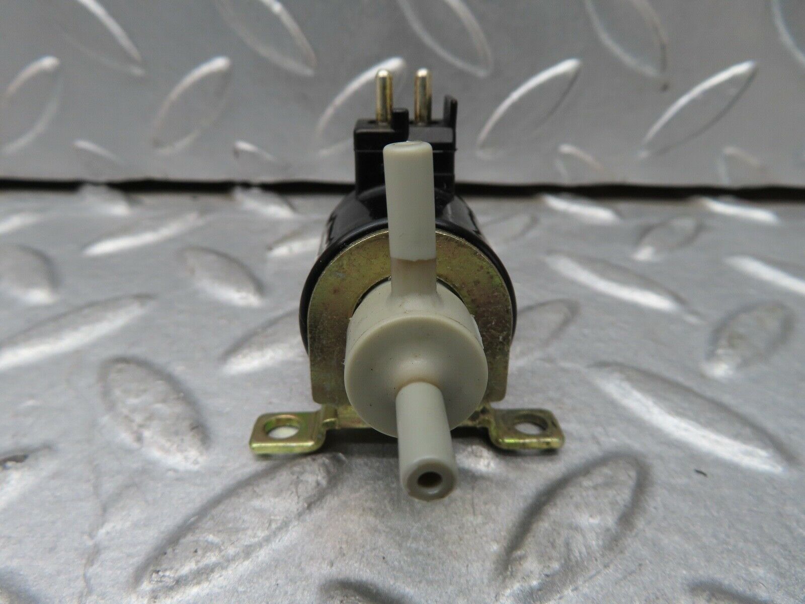 17242 Mercedes-Benz R129 300SL Coupe Vacuum Valve Solenoid 1170780981