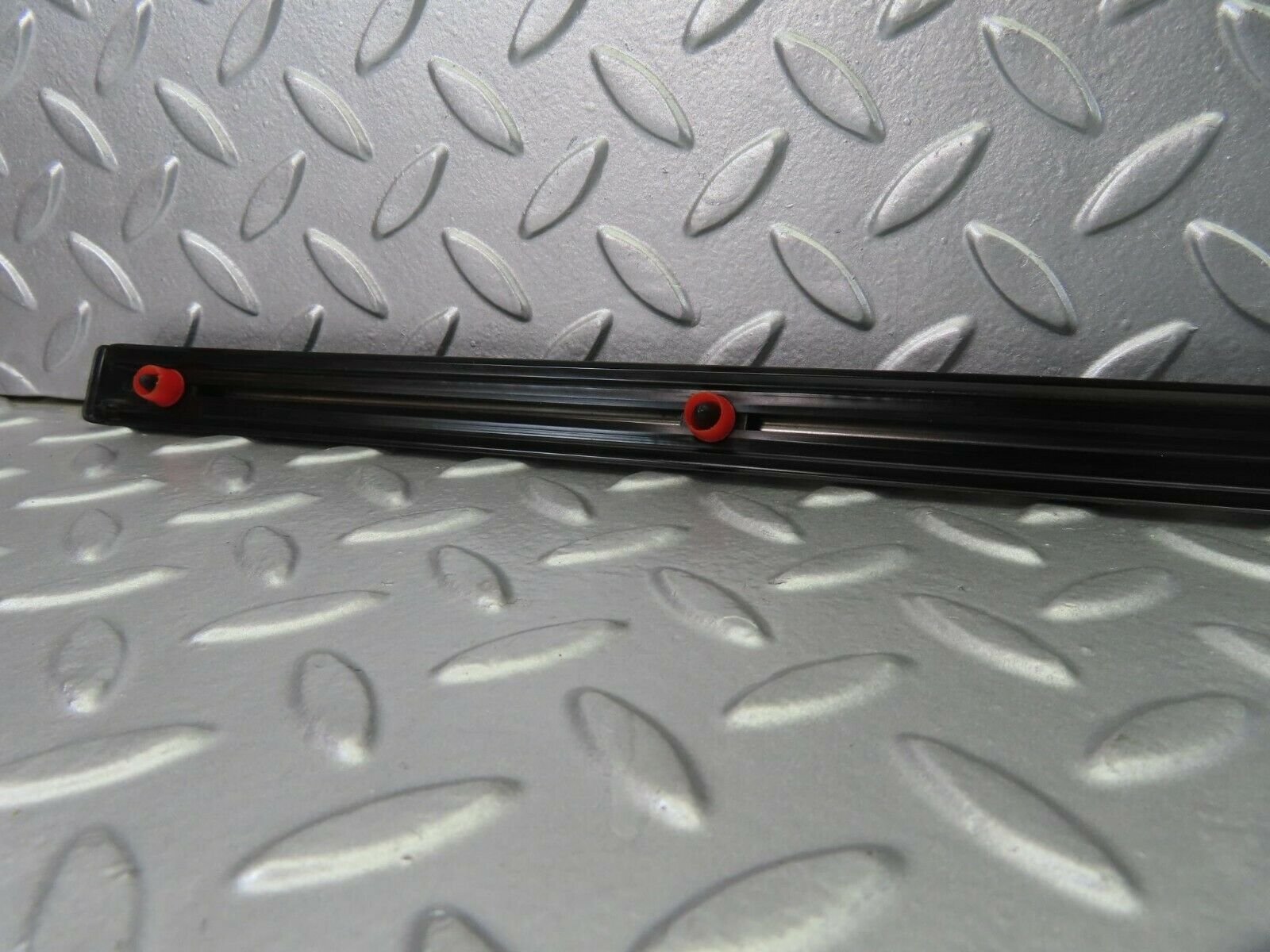 10278 Mercedes-Benz W123 Rear Left Door Centre Moulding Trim