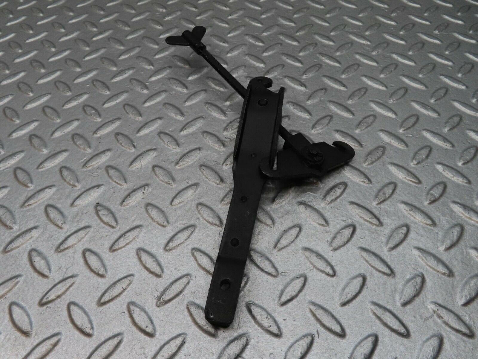 12919 Mercedes-Benz W111 220SE Handbrake Adjusting Handbrake Regulator