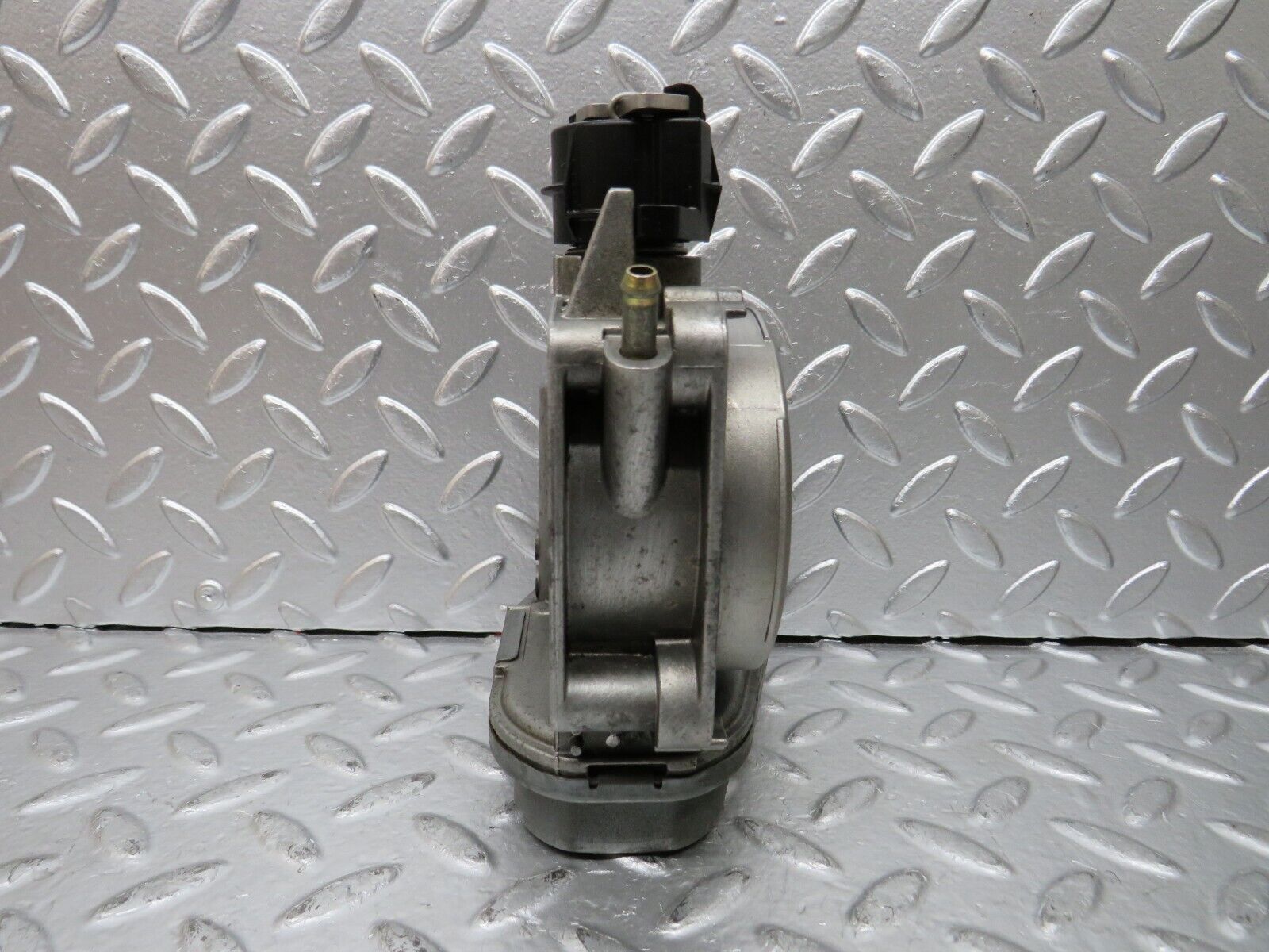 24835 Mercedes-Benz W140 S320 Throttle Body 1041410025