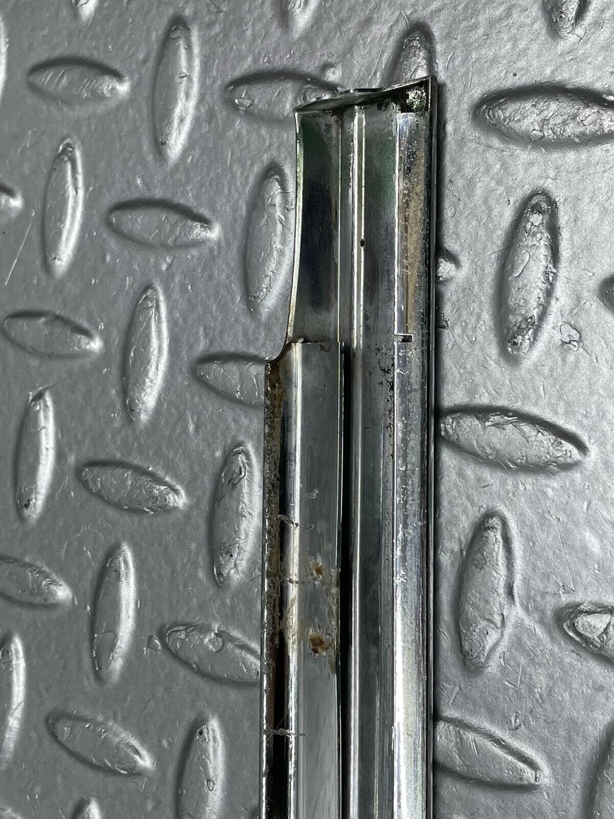 40517 Mercedes-Benz W108 Front Right Door Window Chrome Trim