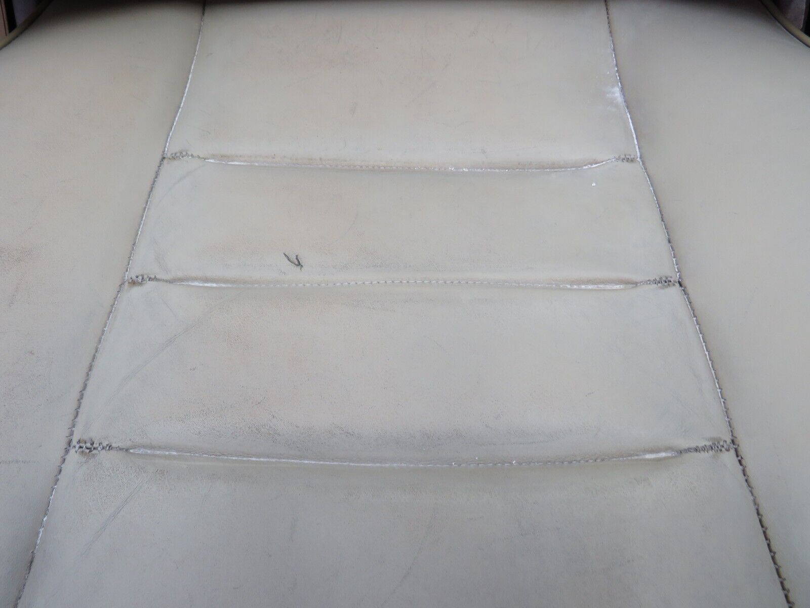 34548 Mercedes-Benz C126 380SEC Front Left Electric Seat Leather Beige