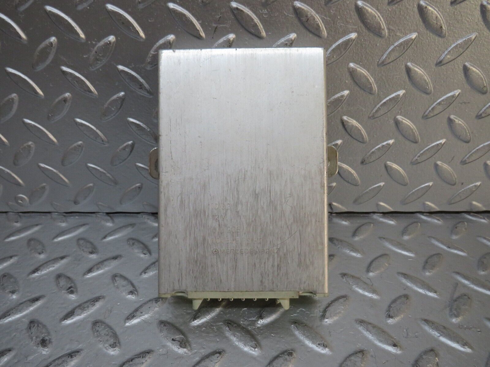 29840 Mercedes-Benz W123 230E Cruise Control Module Unit 0015457932