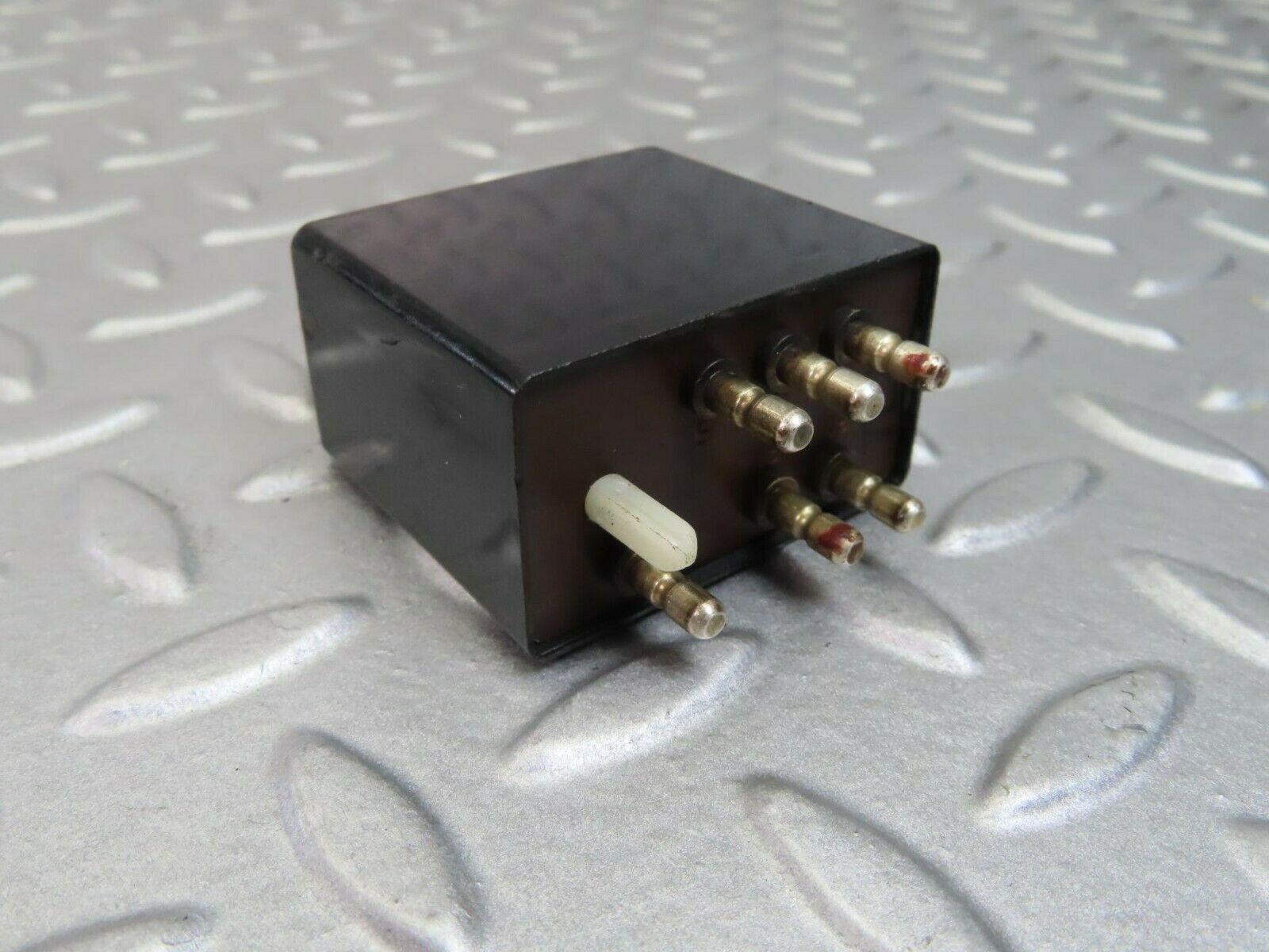 8215 Mercedes-Benz W123 Wiper Control Relay 1238210063