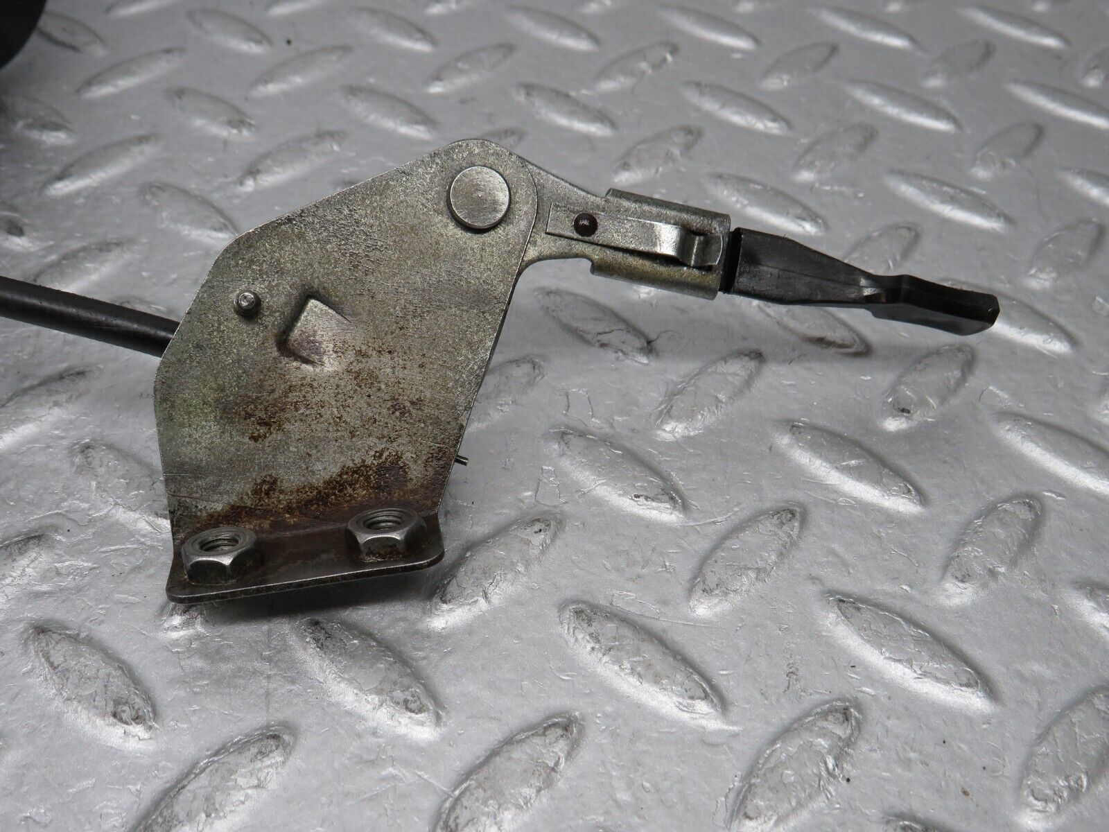 35913 Mercedes-Benz W108 Air Vent Control Left Side 1088301145